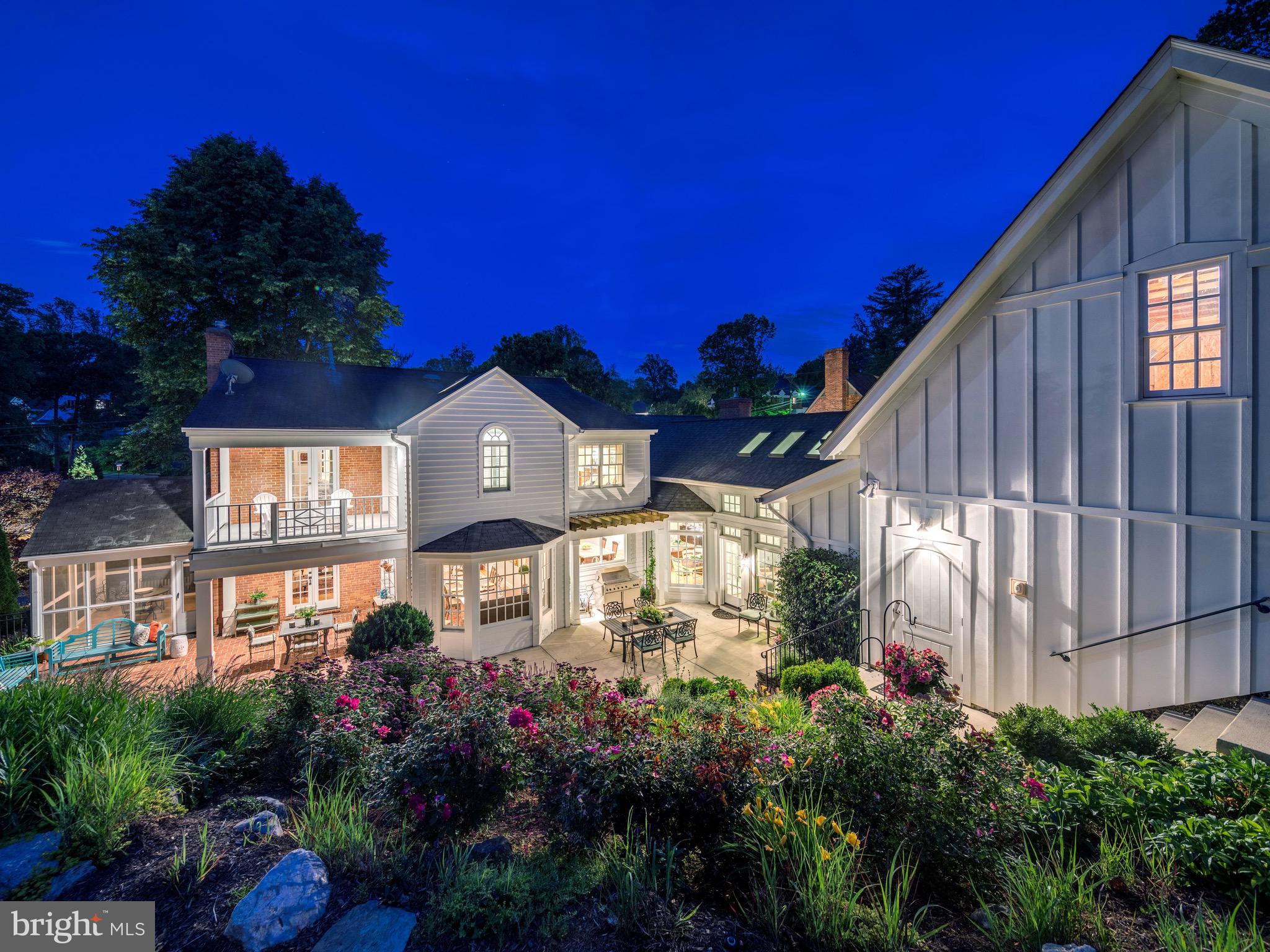 COUNTRY CLUB HILLS - Residential