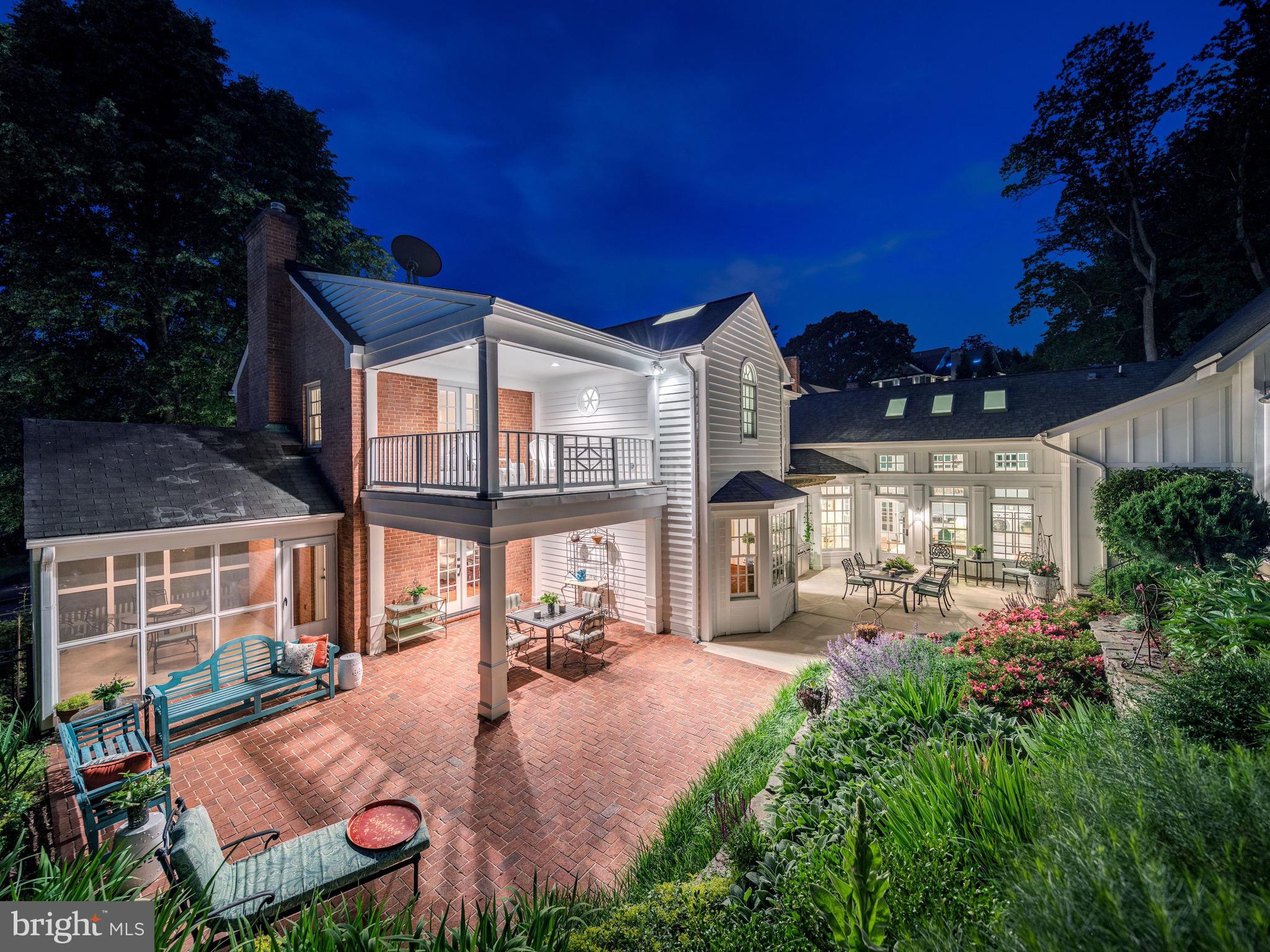 COUNTRY CLUB HILLS - Residential