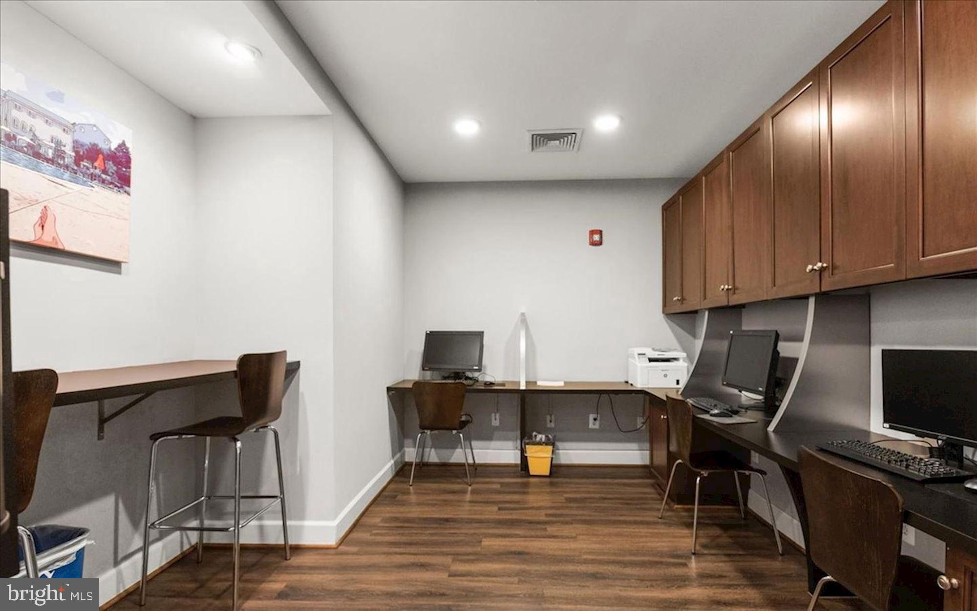 WEST VILLAGE OF SHIRLINGTON - Residential