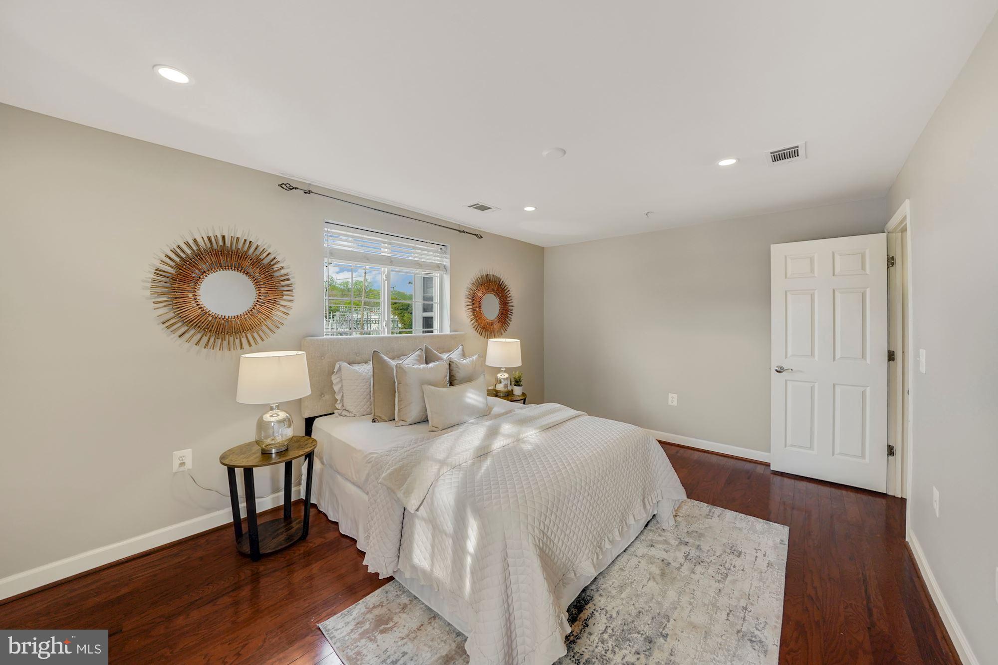 WEST VILLAGE OF SHIRLINGTON - Residential