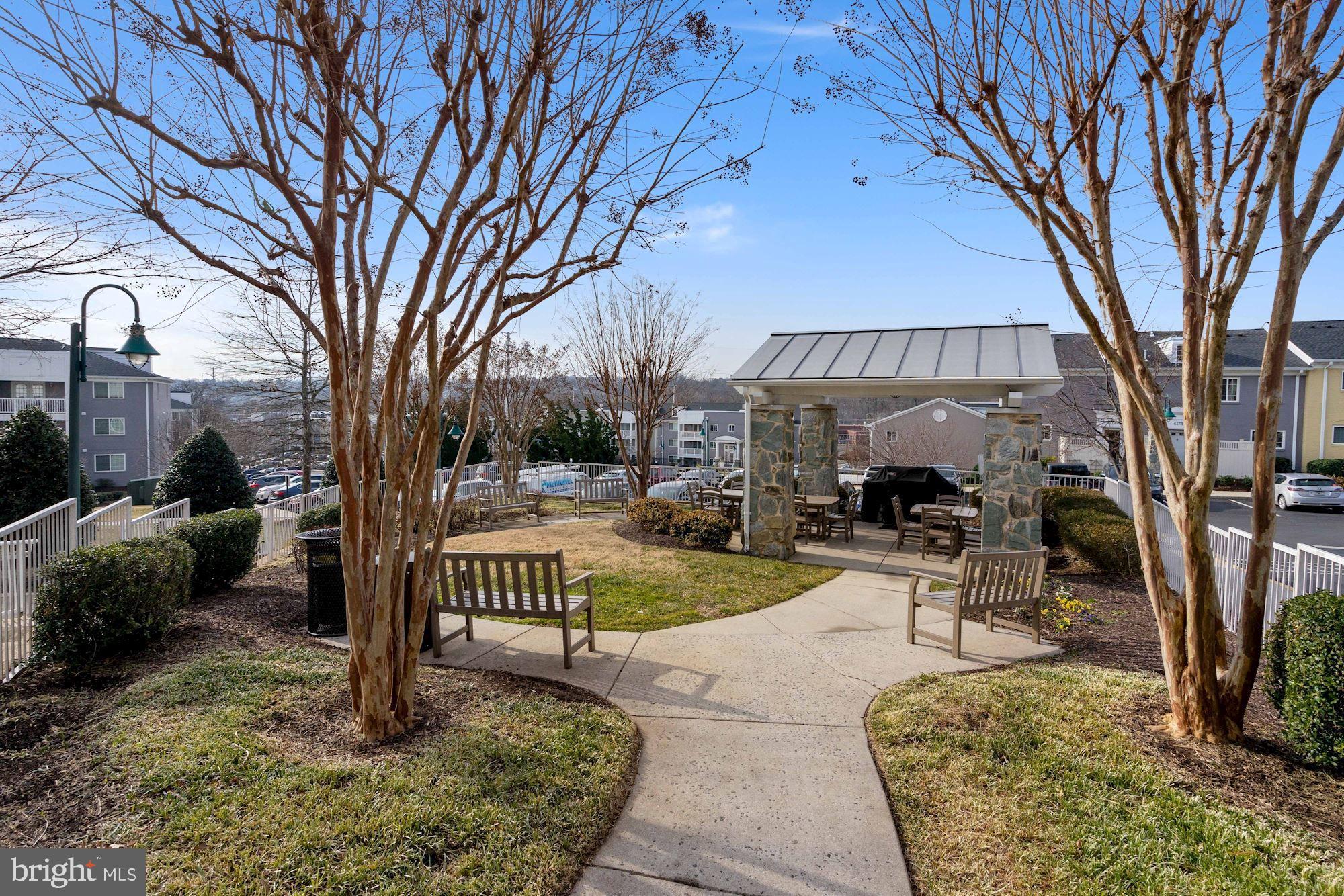 WEST VILLAGE OF SHIRLINGTON - Residential