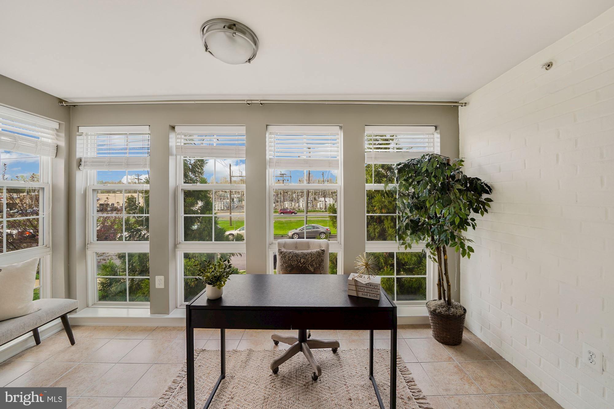 WEST VILLAGE OF SHIRLINGTON - Residential