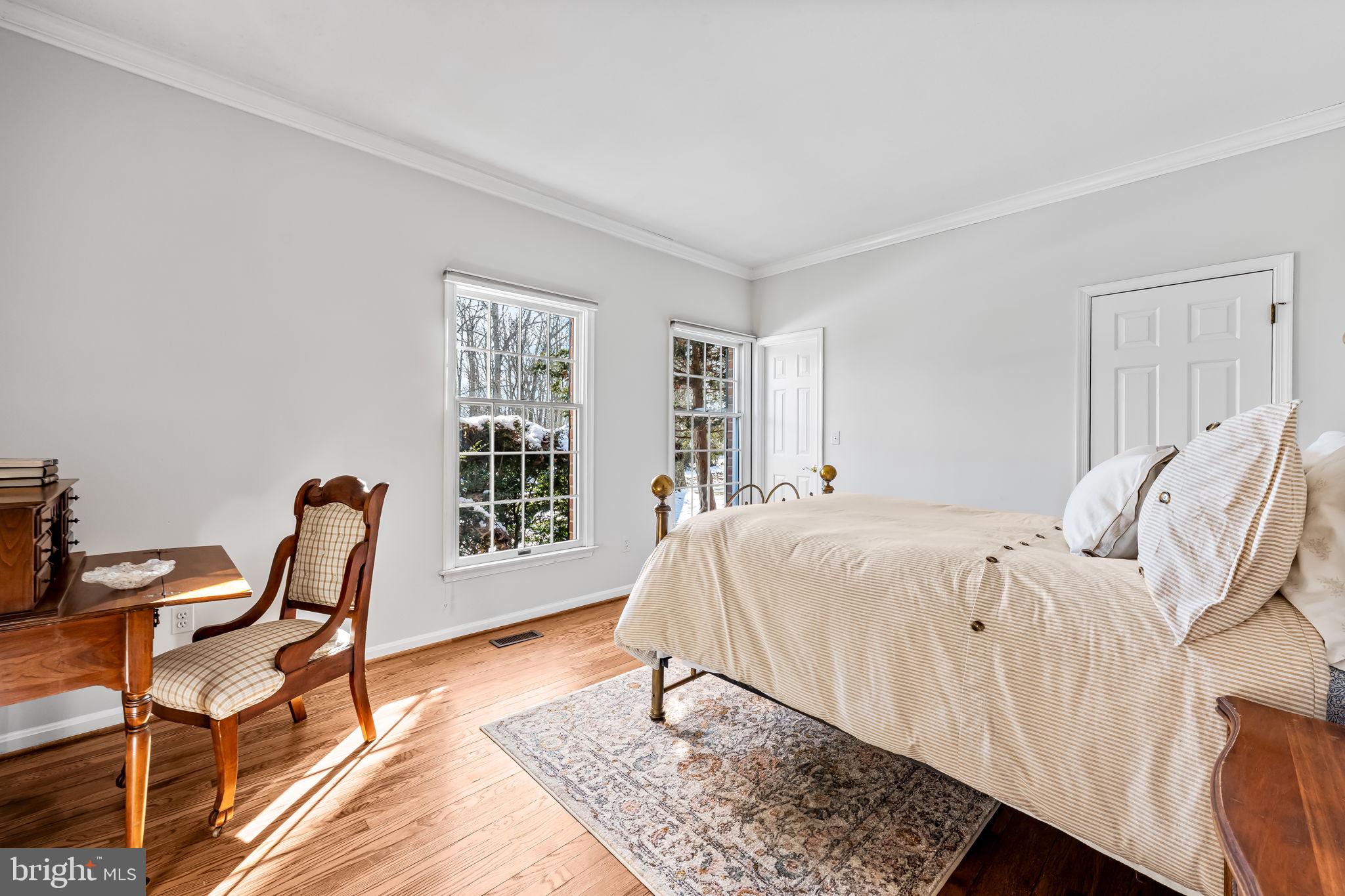 HENDERSON HILL - Residential