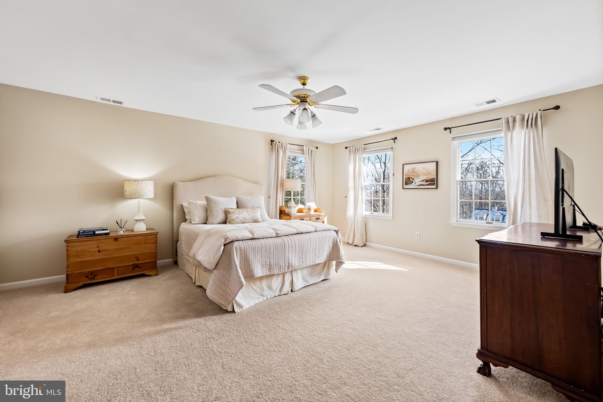 HENDERSON HILL - Residential