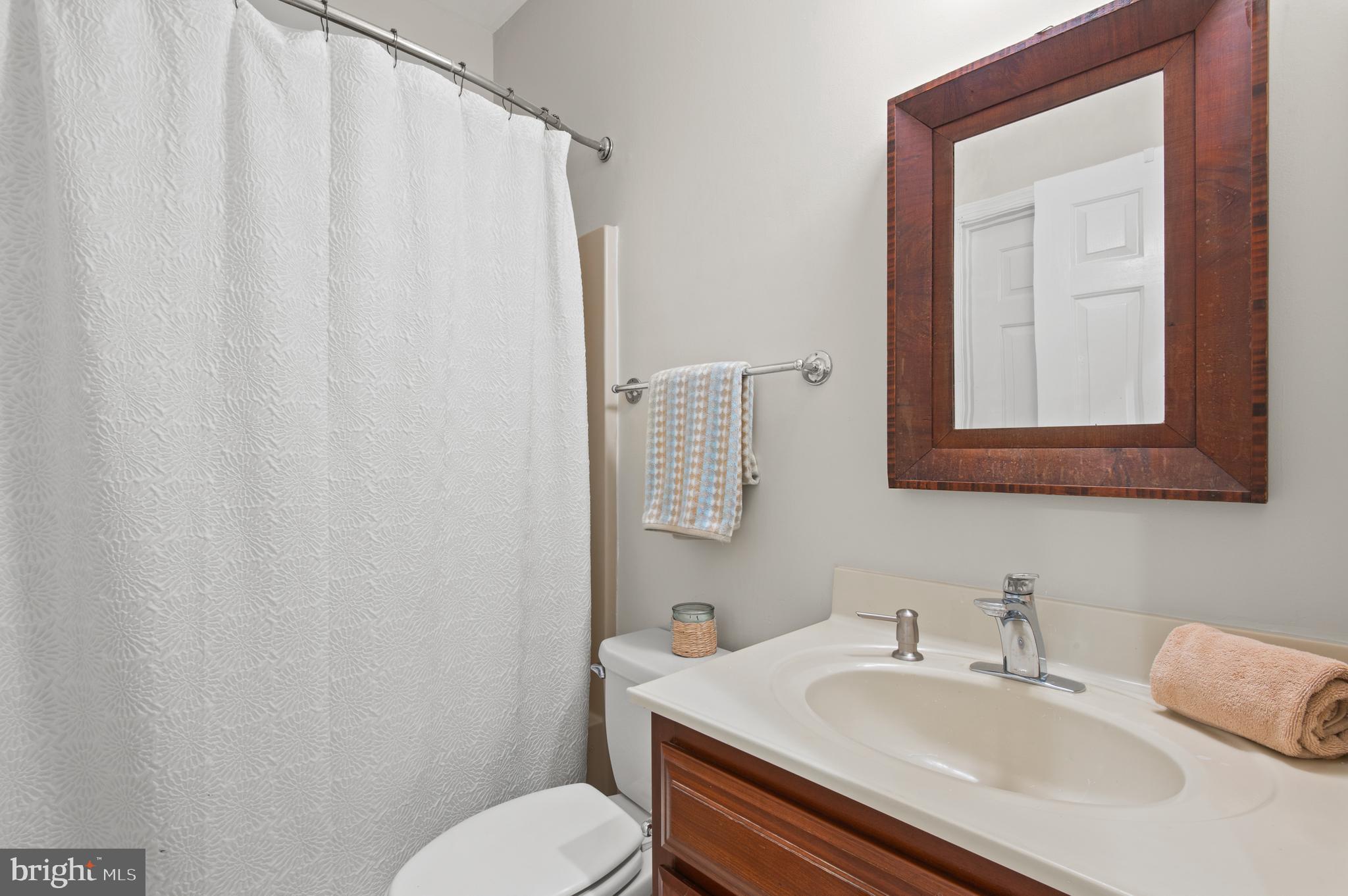 HENDERSON HILL - Residential