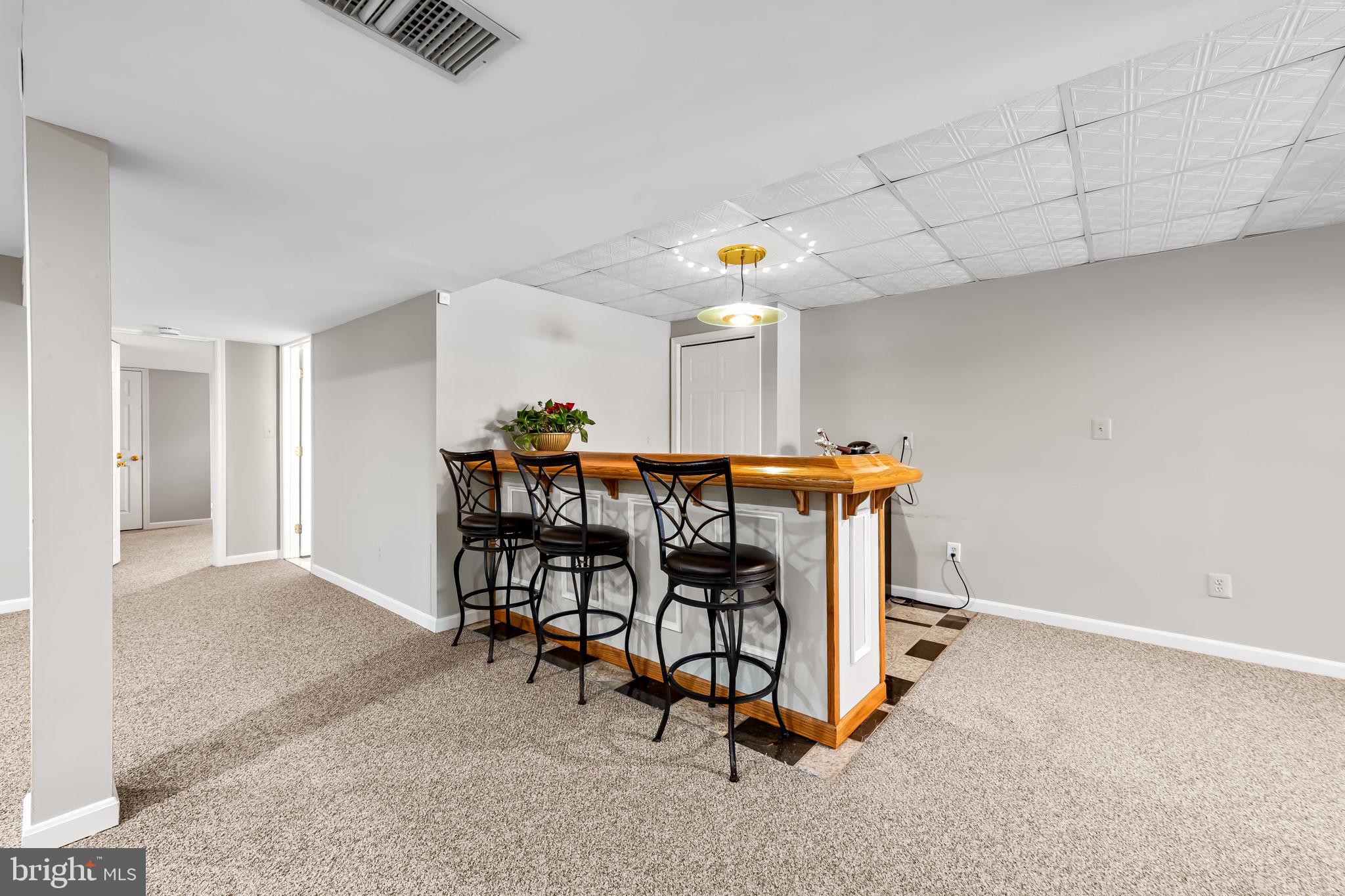 HENDERSON HILL - Residential