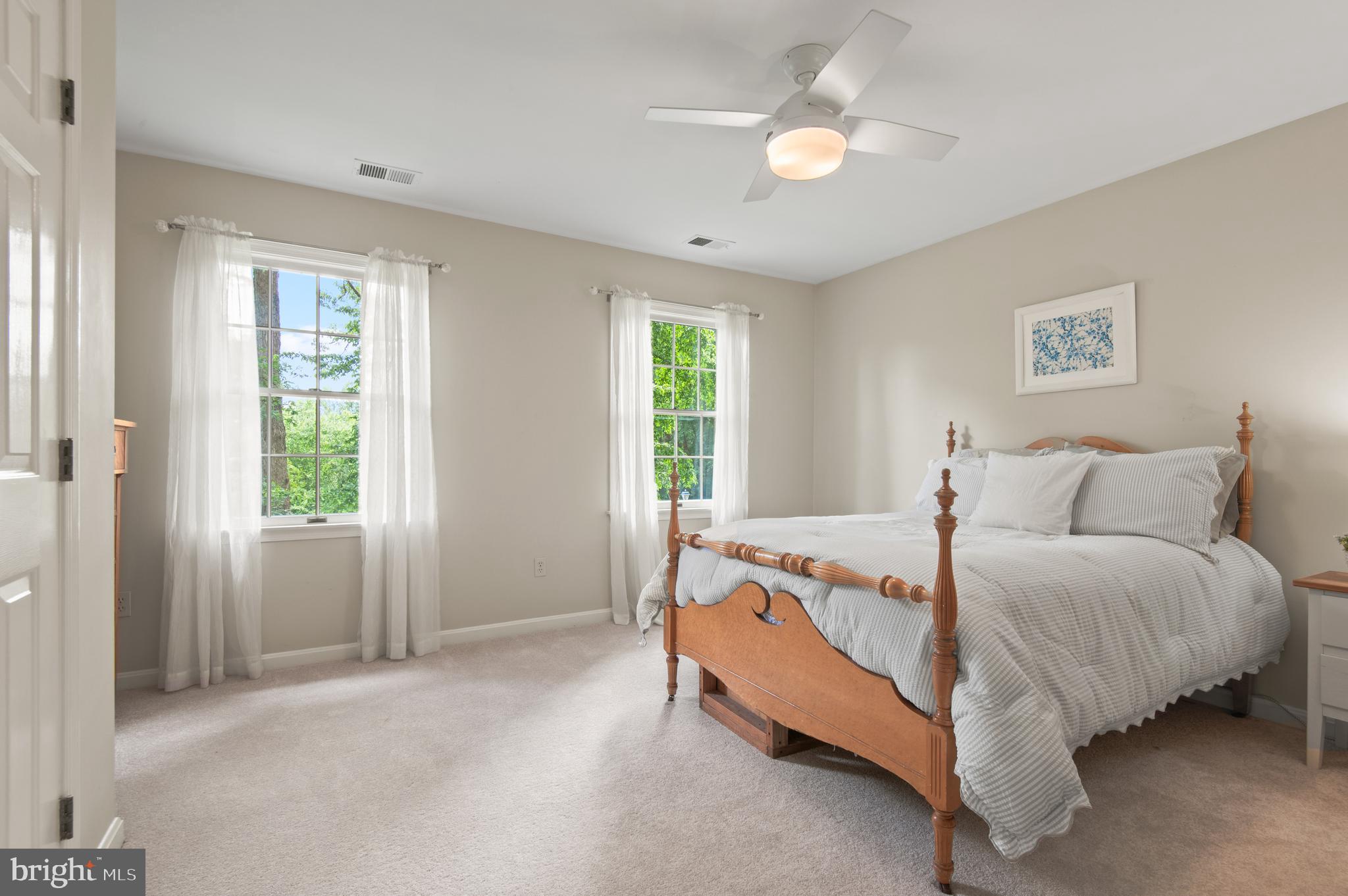 HENDERSON HILL - Residential