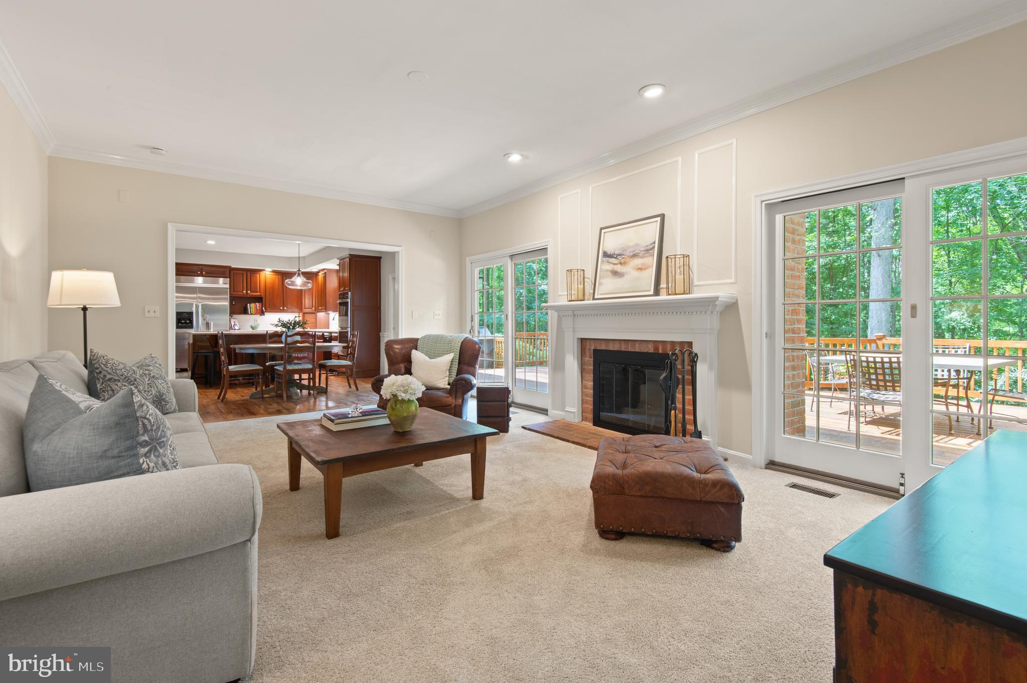 HENDERSON HILL - Residential