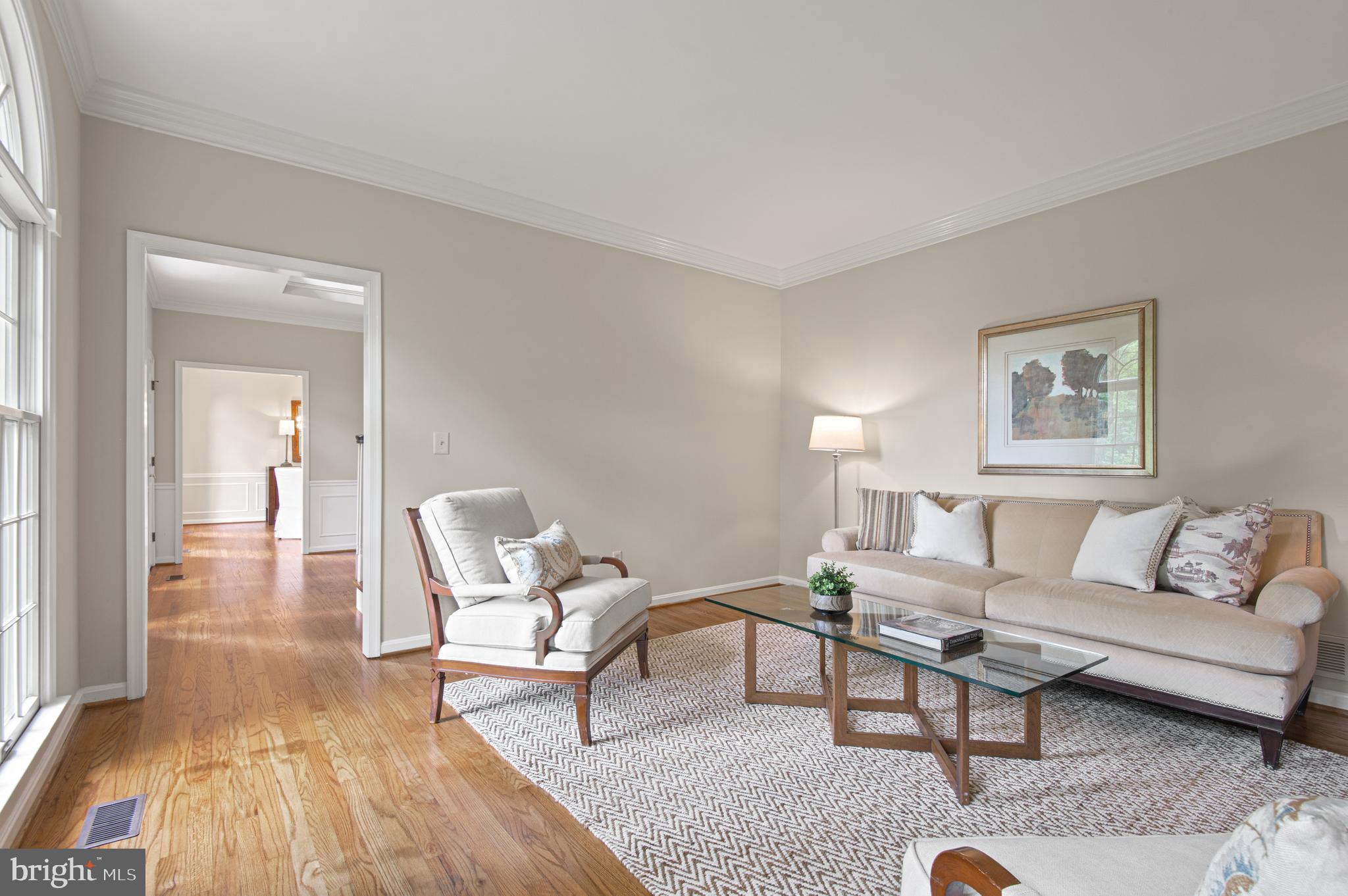 HENDERSON HILL - Residential