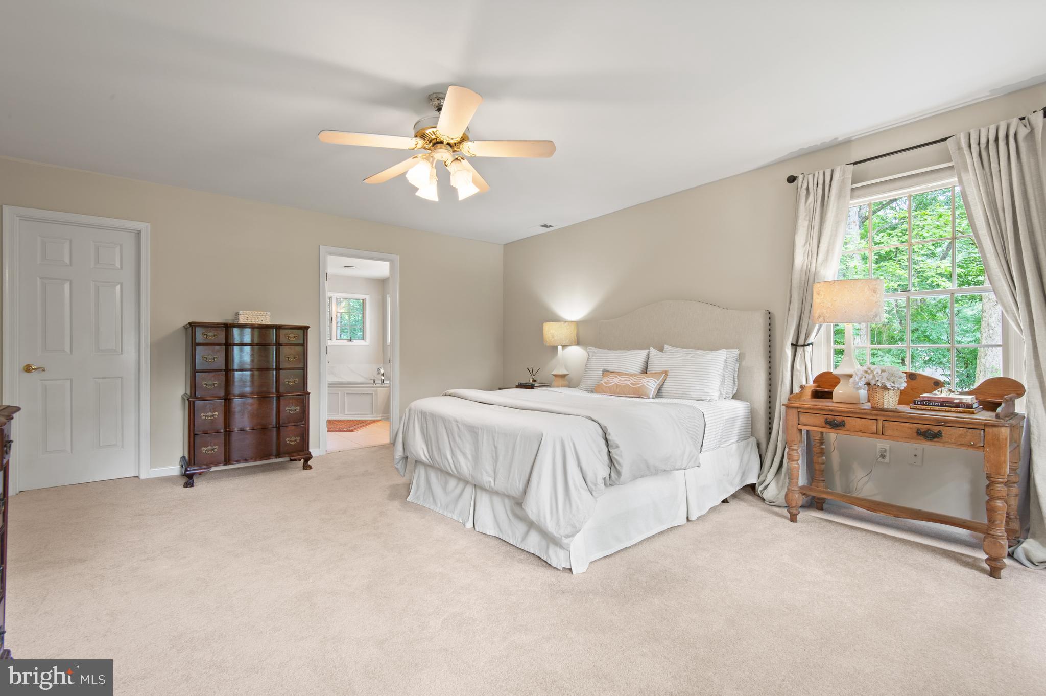 HENDERSON HILL - Residential