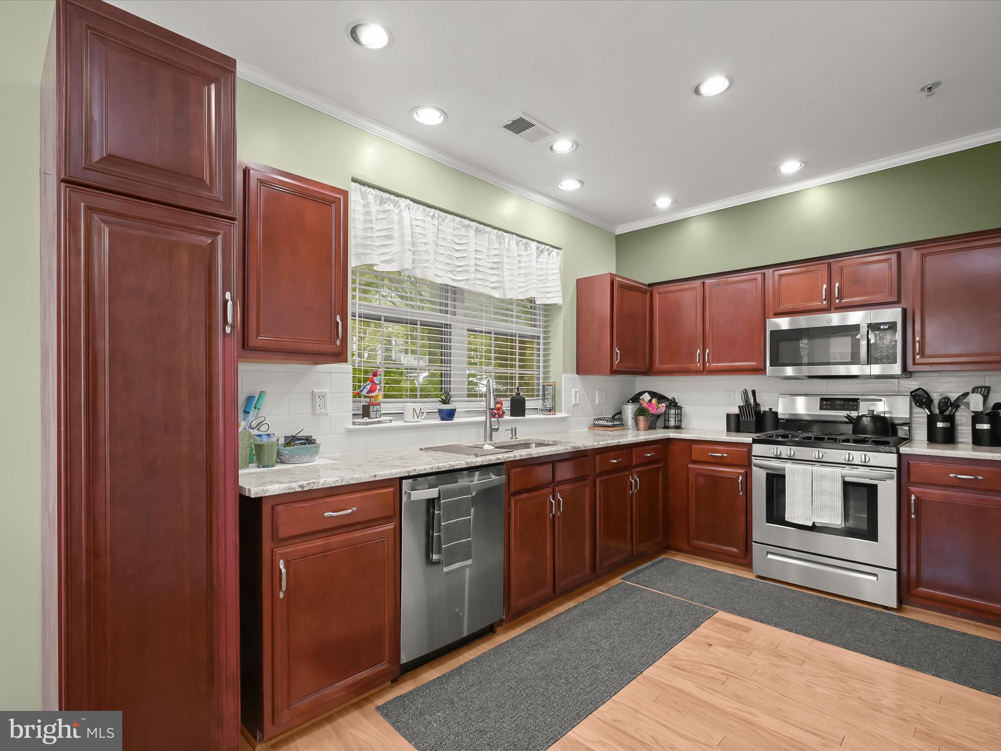 2426 LIZBEC COURT