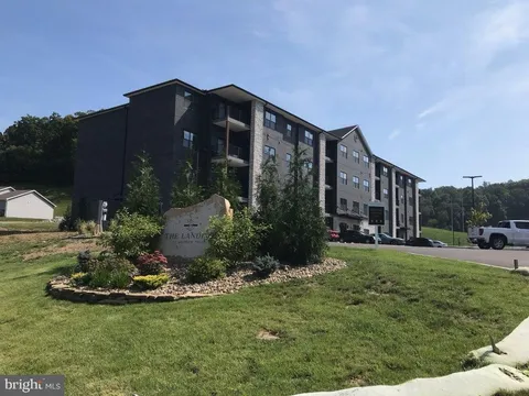 102 Bloomfield Lane, Bridgeport, WV MLS: WVHR2000018