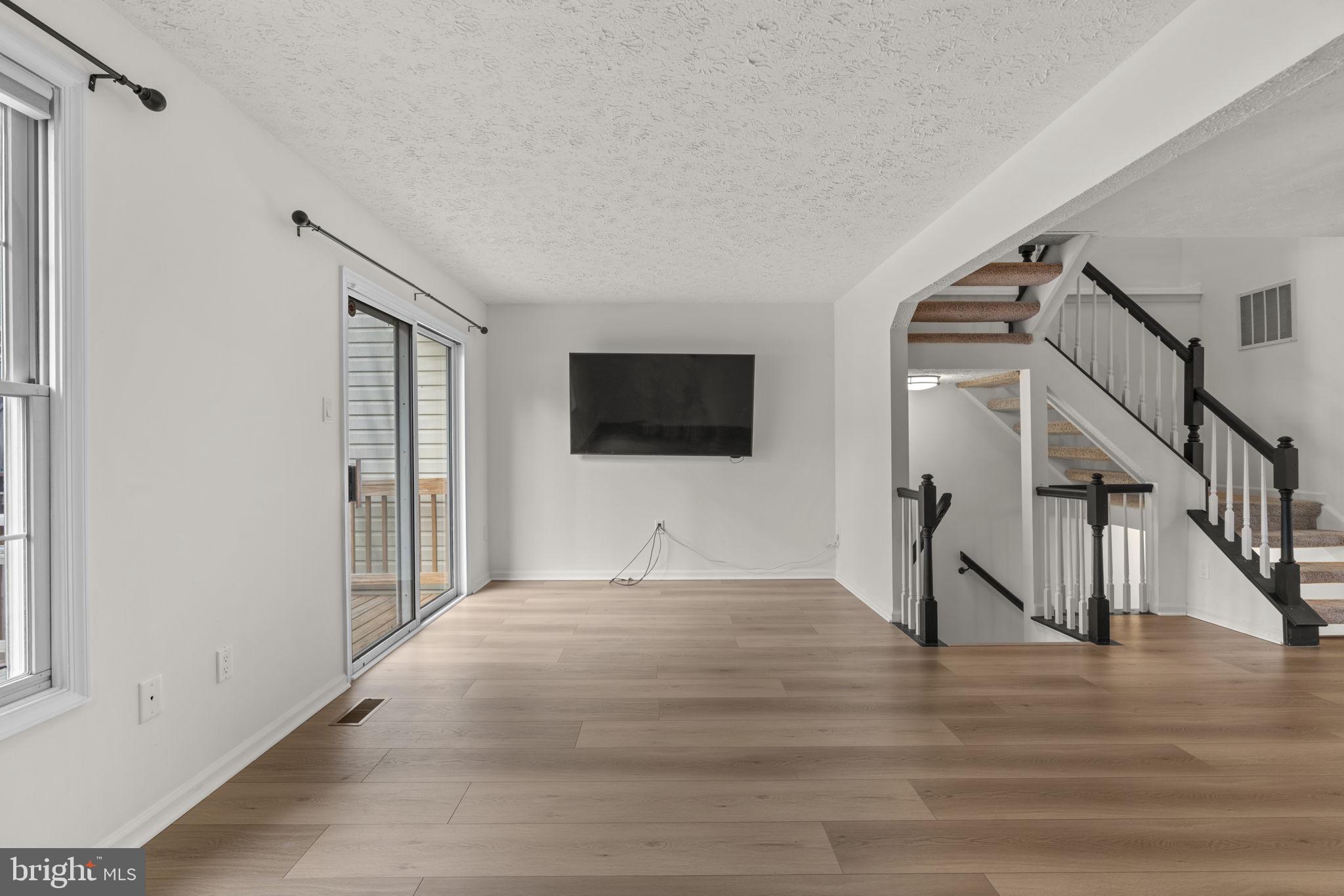 8276 BERRYFIELD DRIVE