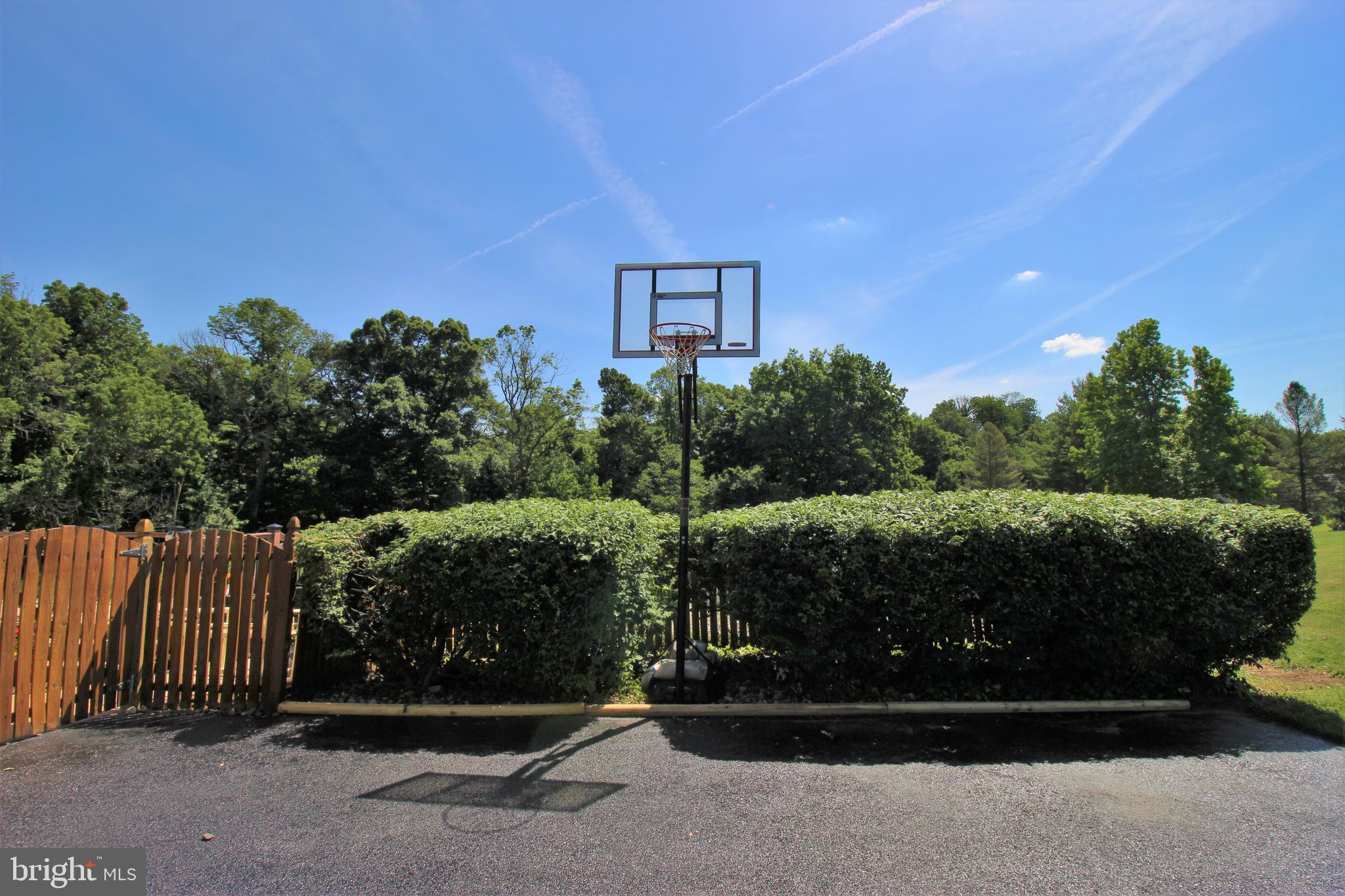 ROLLING HEIGHTS ES - Residential