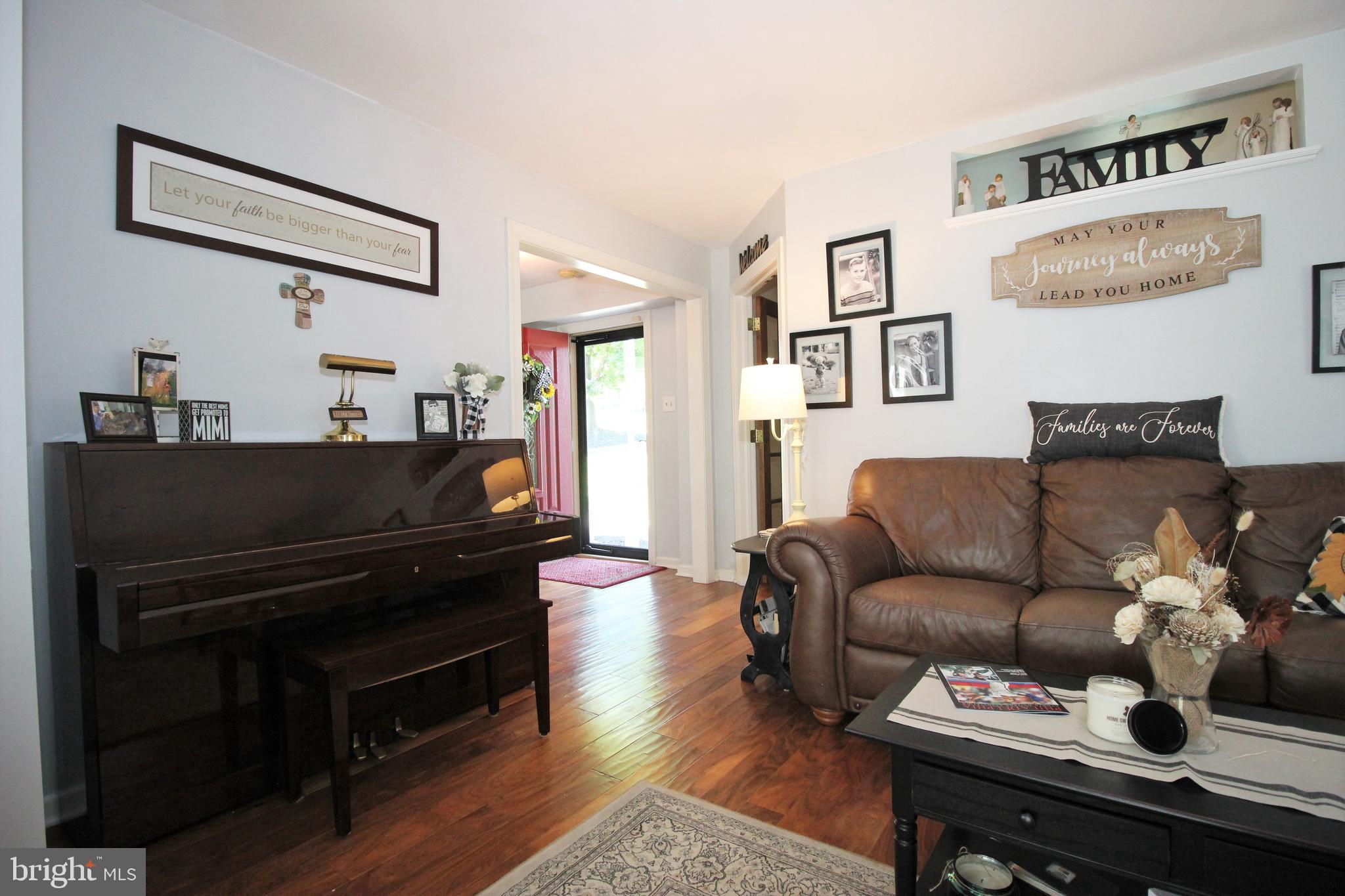 ROLLING HEIGHTS ES - Residential