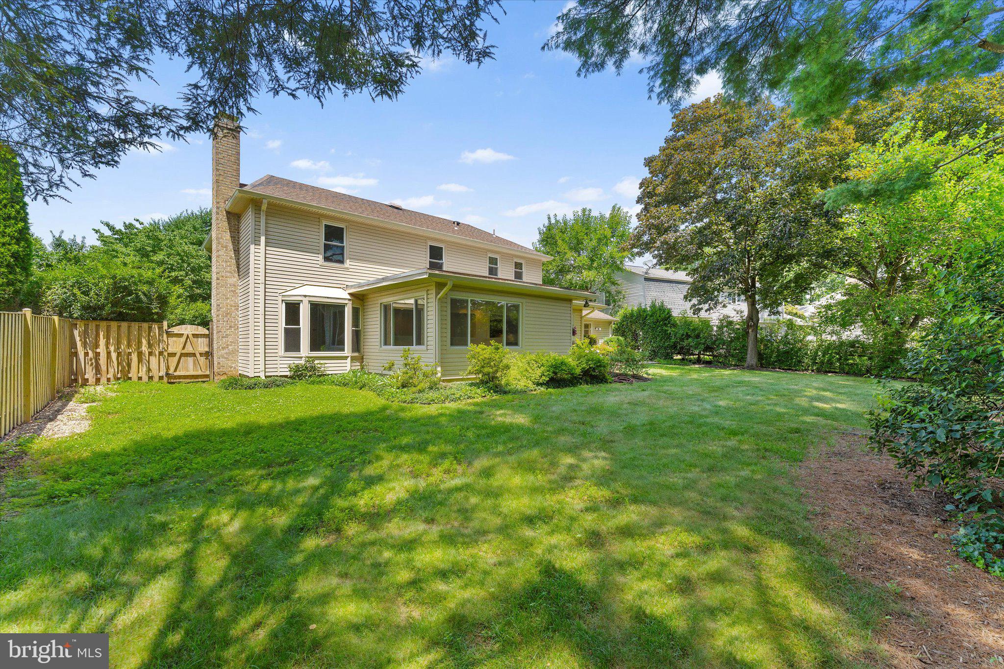2 HASTINGS CIRCLE