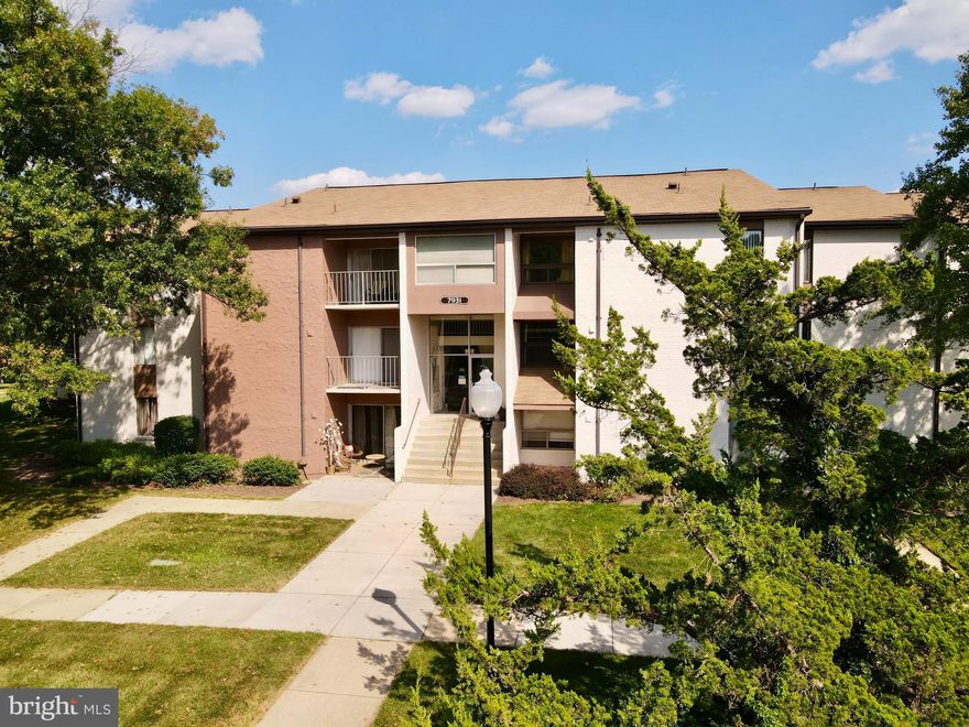 **Check out the video tour on the property** Welcome to this immaculate and fully renovated condo that exudes modern elegance and comfort. With 3 bedrooms and 2 full baths, this spacious unit offers a lifestyle of sophistication and convenience. Let's explore the exquisite features of this home. Step inside and be amazed by the generous open layout that includes a spacious family room, perfect for creating lasting memories with loved ones. The dining room seamlessly connects to the family room, providing an ideal space for entertaining guests and hosting dinner parties. Additionally, the charming breakfast area is bathed in natural light, making it an ideal spot to enjoy your morning coffee or a leisurely brunch. Throughout the entire unit, you'll find tasteful and durable LVP flooring, creating a cohesive and contemporary feel while offering ease of maintenance and a timeless appeal. The heart of this home is the beautifully renovated kitchen, which will surely impress any chef. Boasting sleek countertops, modern cabinetry, and top-of-the-line stainless steel appliances, this kitchen is a dream come true for culinary enthusiasts. Whether you're preparing a quick weekday meal or hosting a grand dinner, this kitchen can handle it all. Indulge in the spa-like atmosphere of the fully renovated bathrooms. Each one has been meticulously designed with high-end finishes, including stylish vanities, elegant fixtures, and designer tiles, creating a tranquil retreat to unwind and rejuvenate. This incredible condo is situated in a highly sought-after area, making your daily commute a breeze. Enjoy easy access to major highways, public transportation, and essential amenities, ensuring you're always well-connected to the city's pulse while coming home to a peaceful sanctuary. This fully renovated condo presents a rare opportunity to own a thoughtfully updated and well-appointed home in a fantastic location. Don't miss the chance to experience luxury, convenience, and comfort all in one place. Schedule your private tour today and prepare to fall in love with this extraordinary living space!