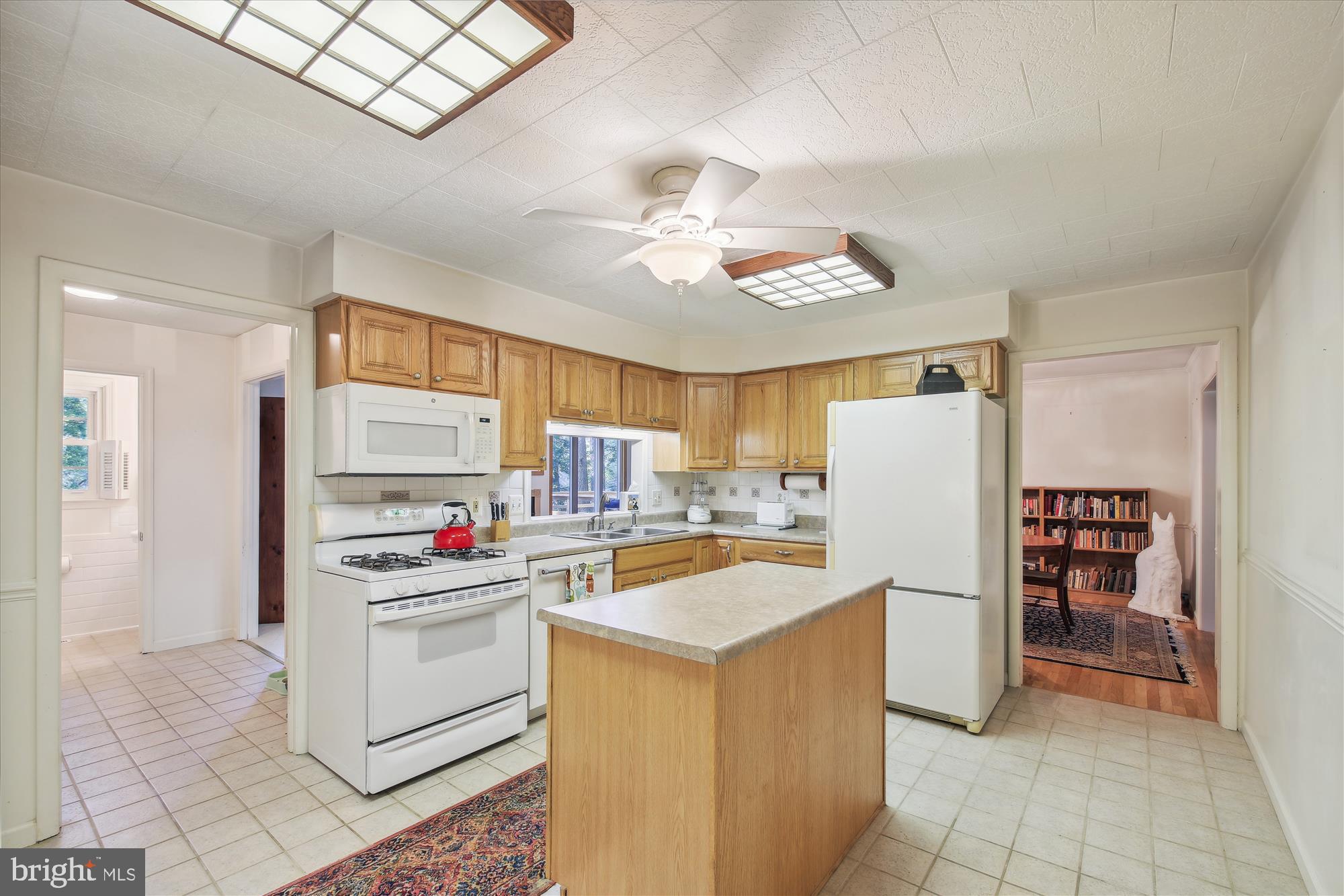 POETS COLONY - Residential