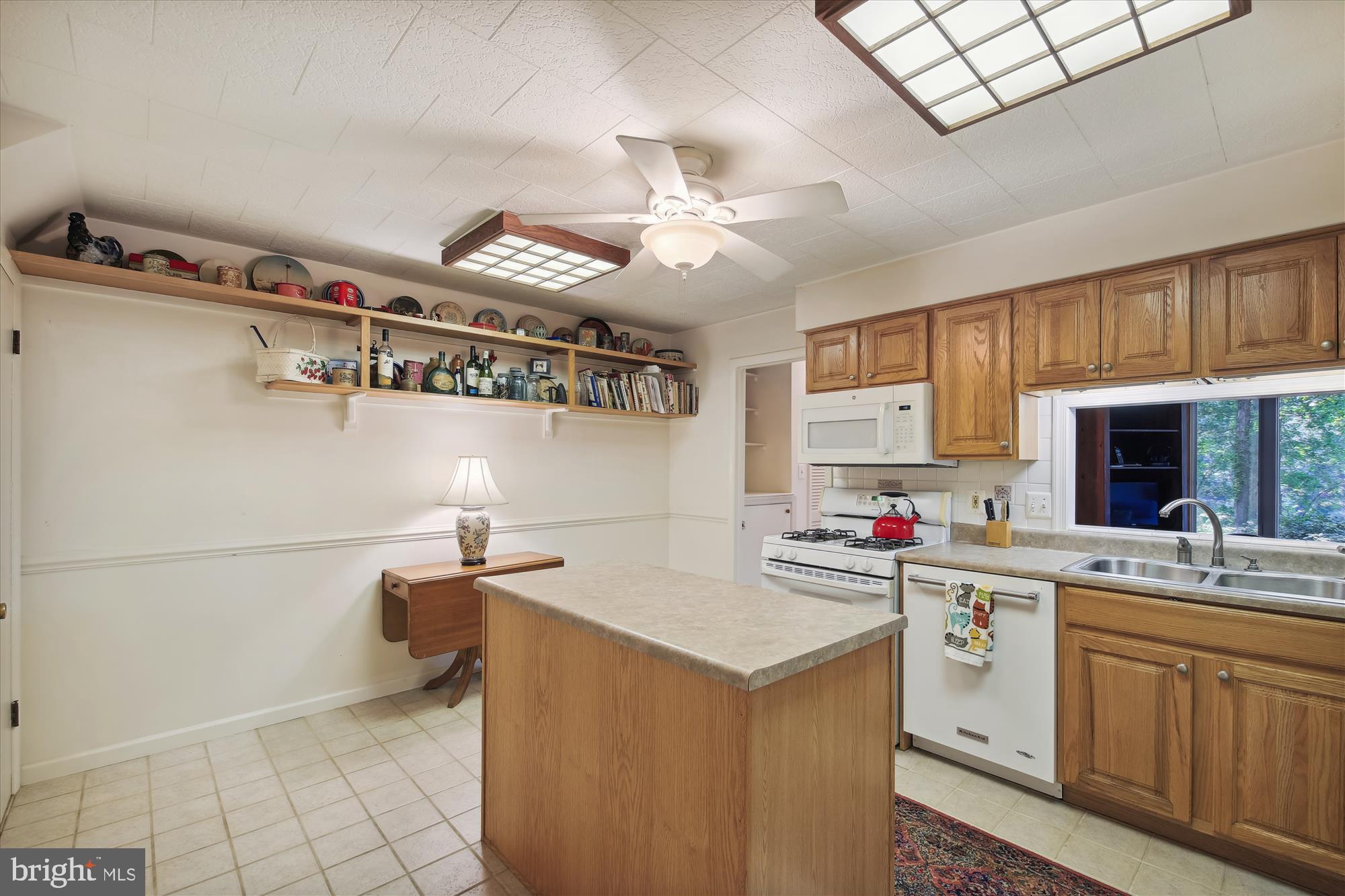 POETS COLONY - Residential