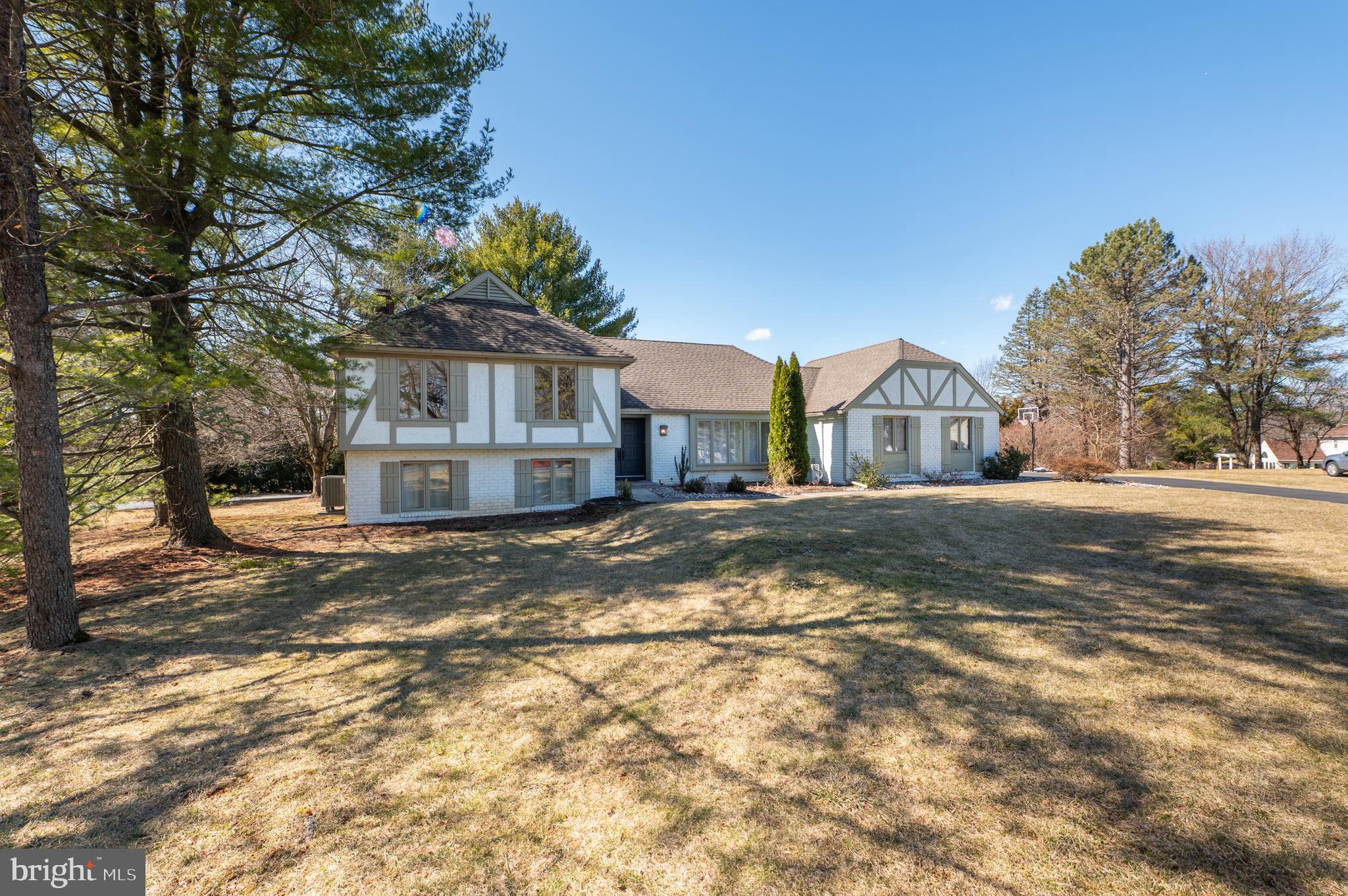 2670 MOUNTAIN VIEW CIRCLE