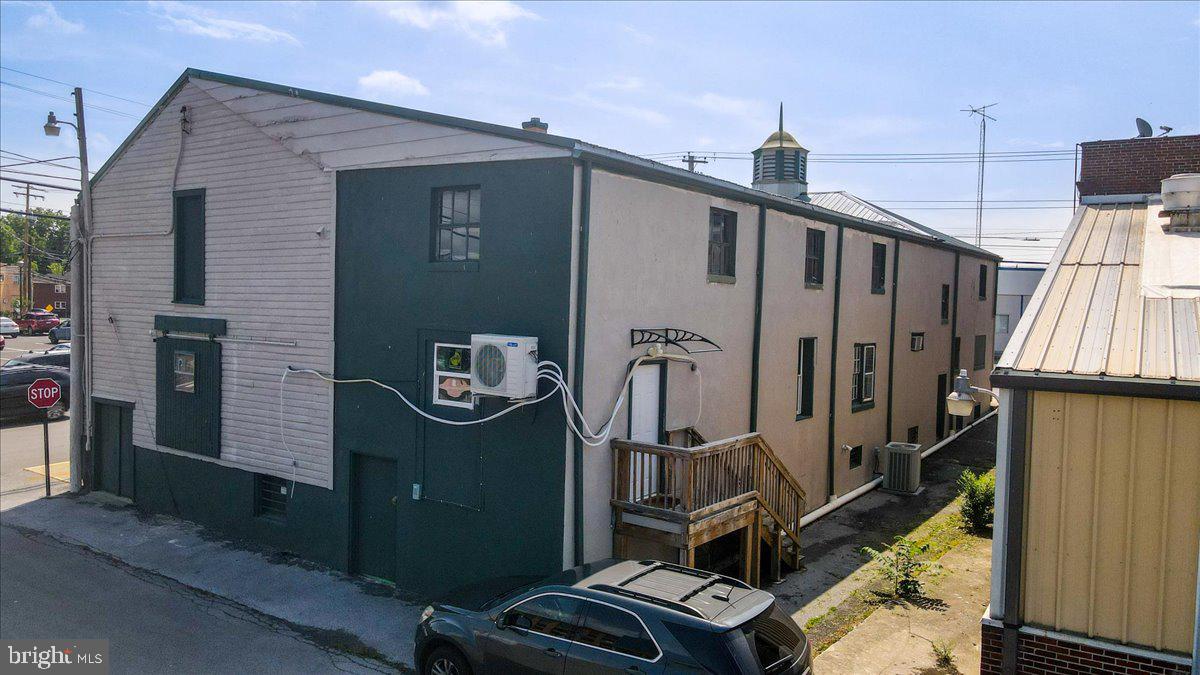 325 WINCHESTER AVENUE
