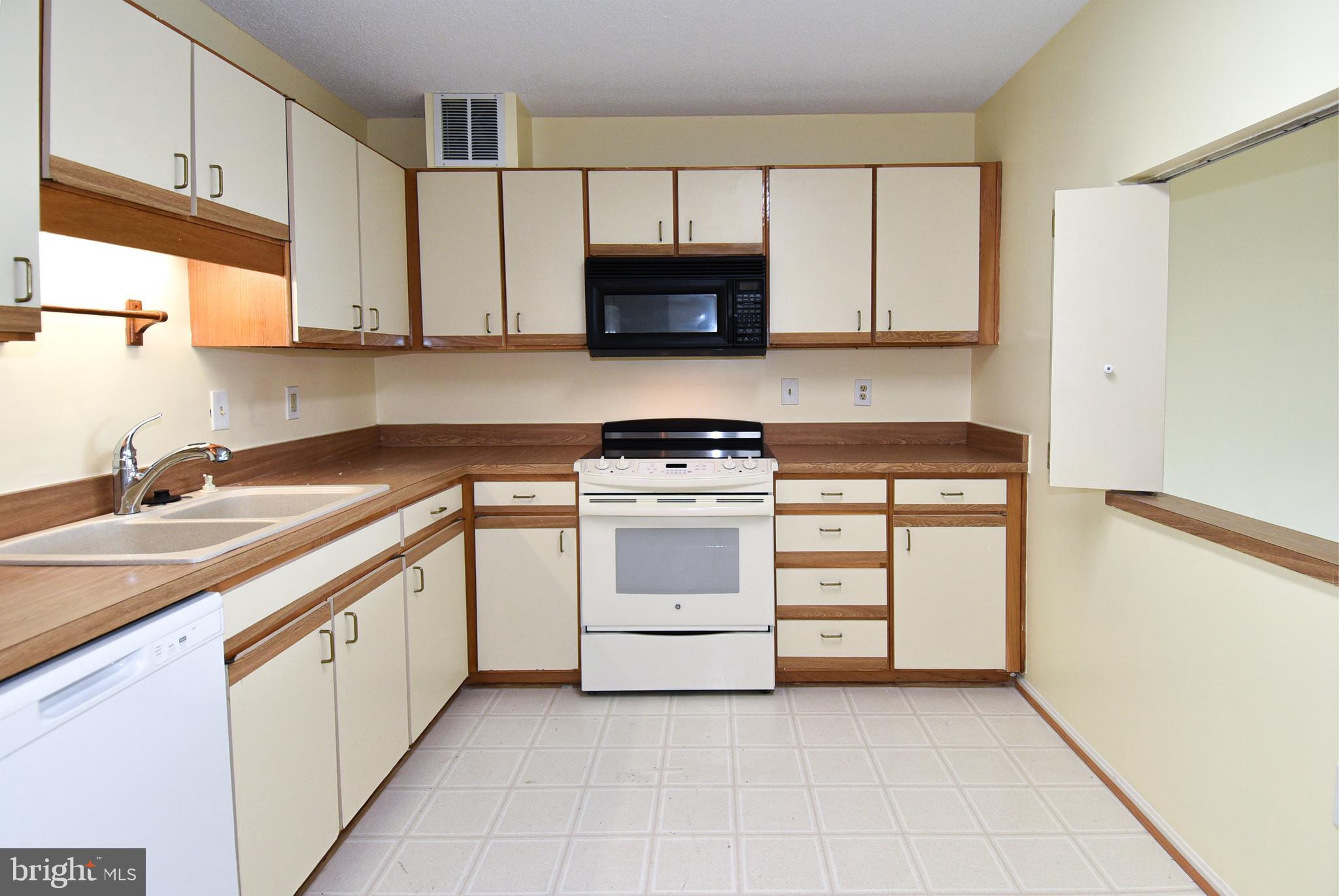 LEISURE WORLD - Residential