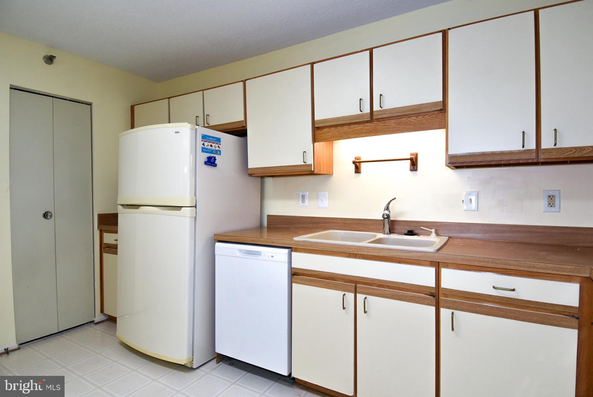 LEISURE WORLD - Residential