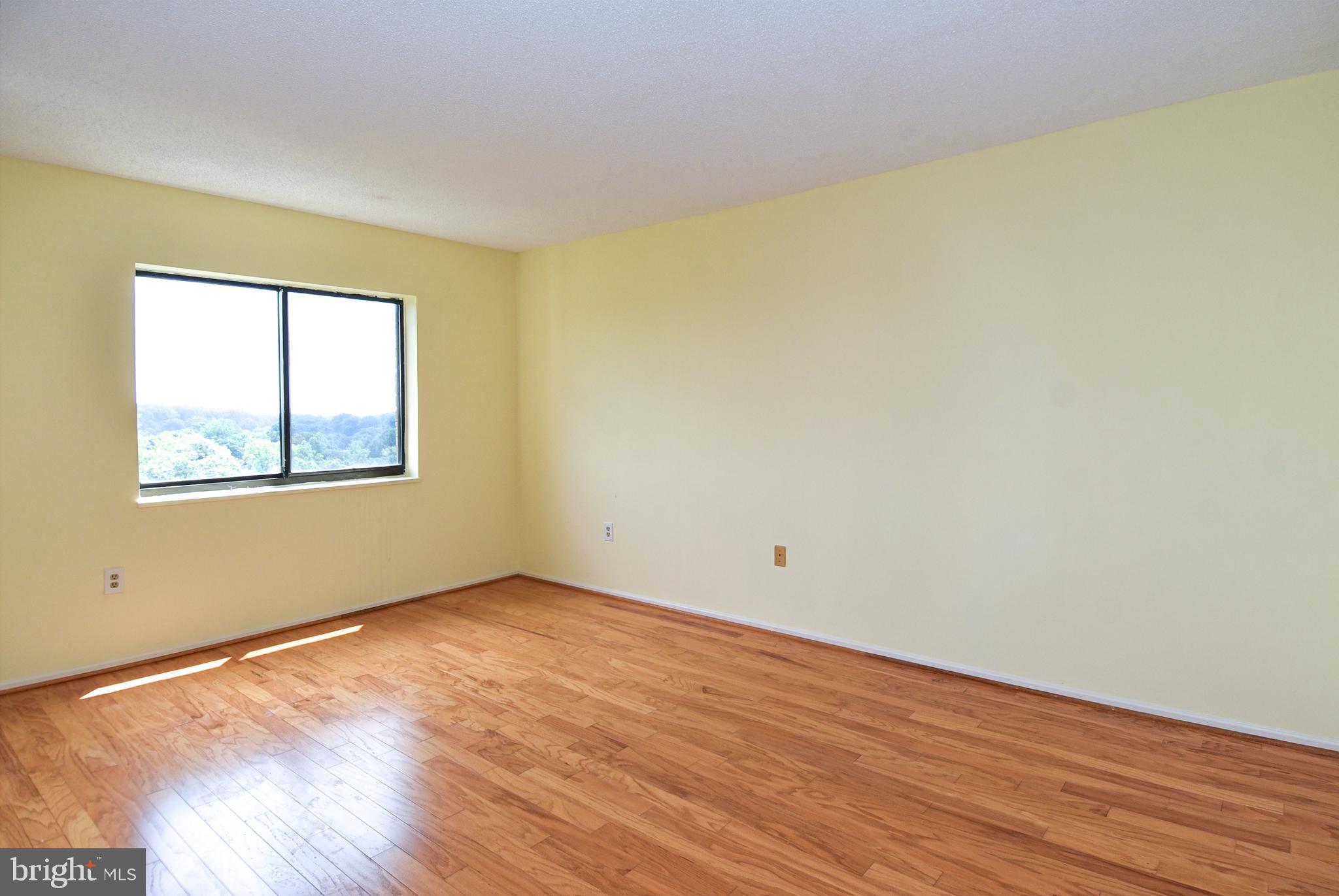 LEISURE WORLD - Residential