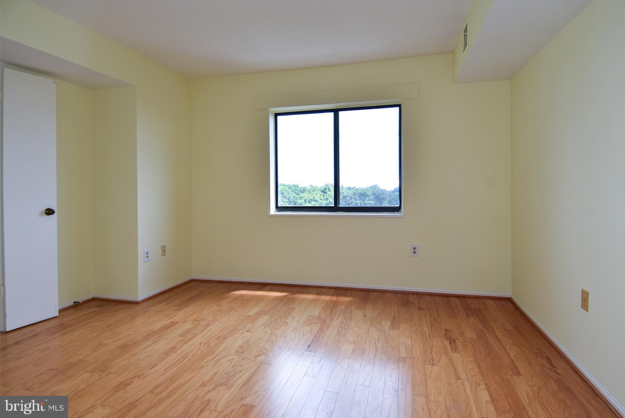 LEISURE WORLD - Residential