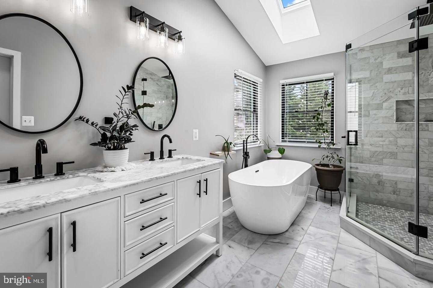 WEST VALLEY OAKS - Residential