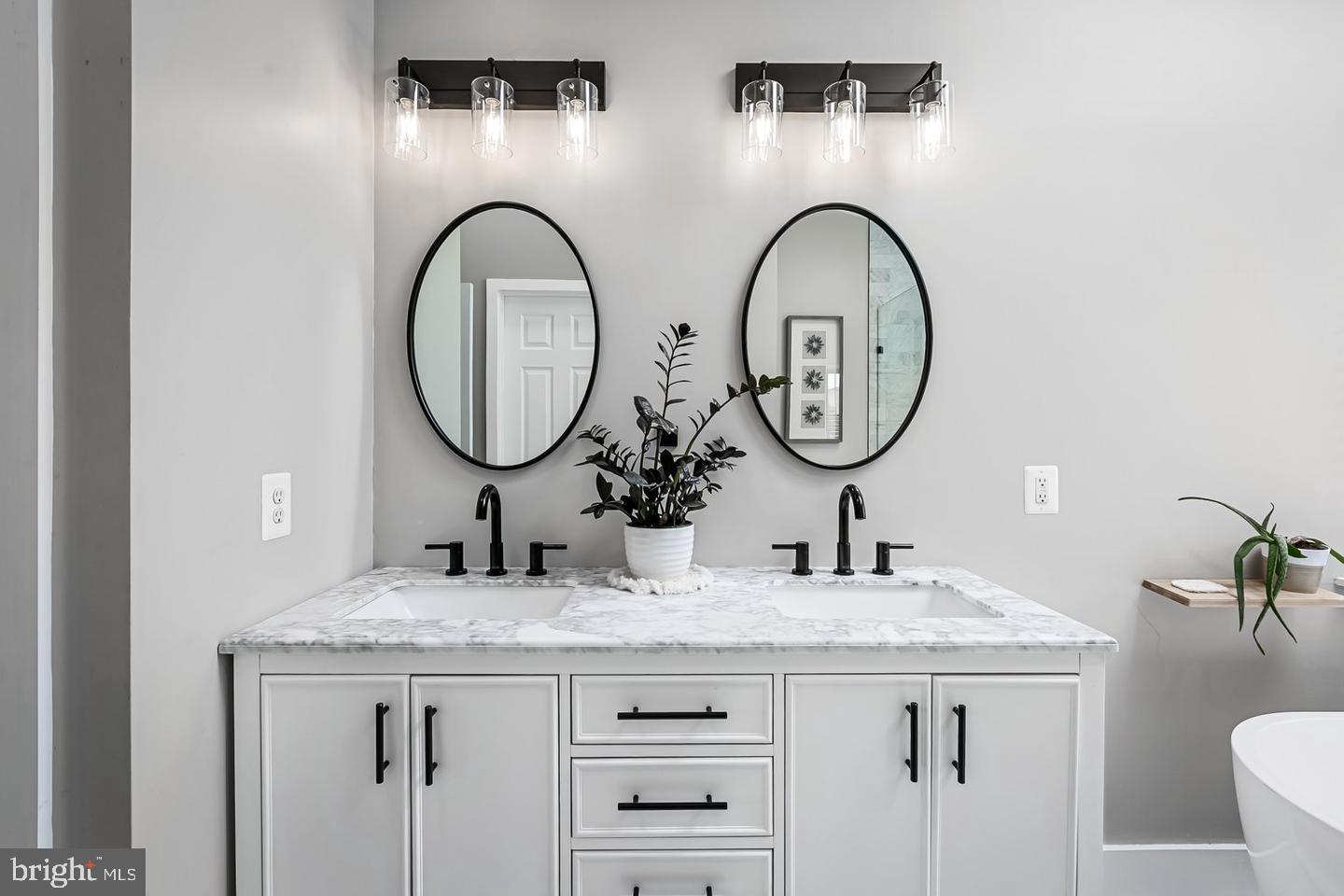 WEST VALLEY OAKS - Residential