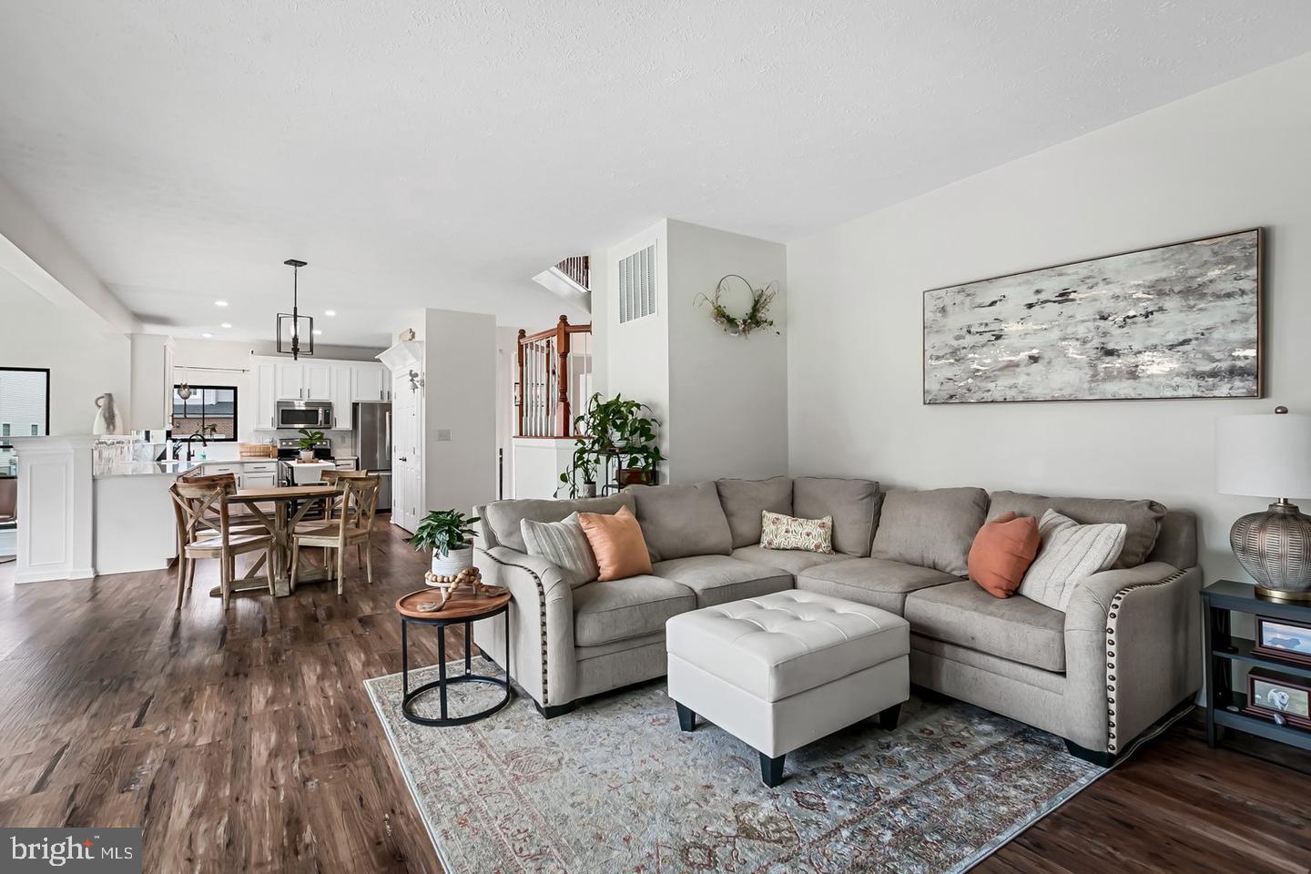 WEST VALLEY OAKS - Residential