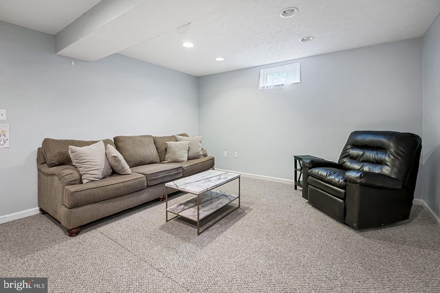 WEST VALLEY OAKS - Residential