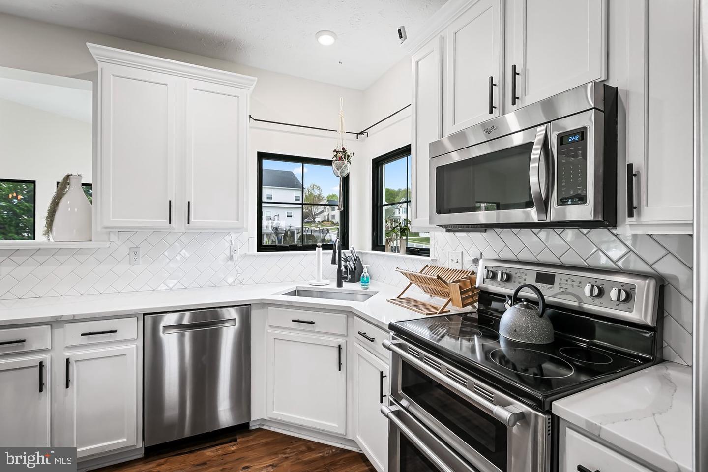 WEST VALLEY OAKS - Residential