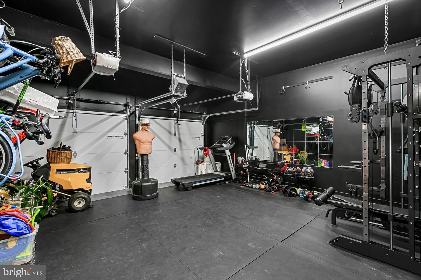 WEST VALLEY OAKS - Residential