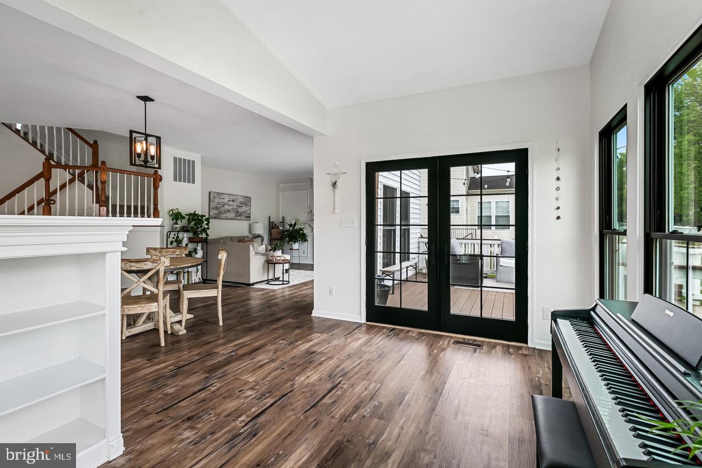 WEST VALLEY OAKS - Residential