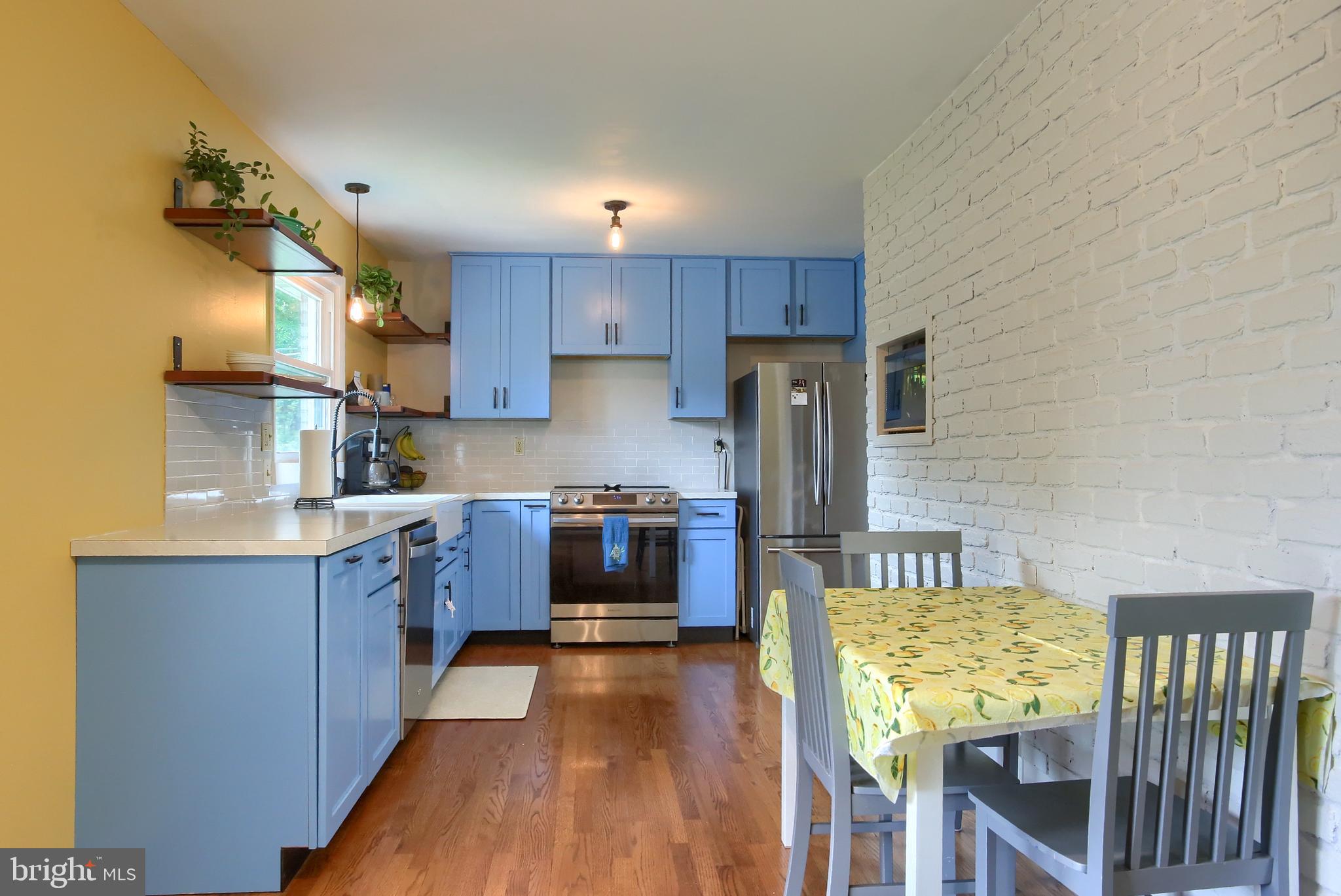 RIVERVIEW WEST - Residential