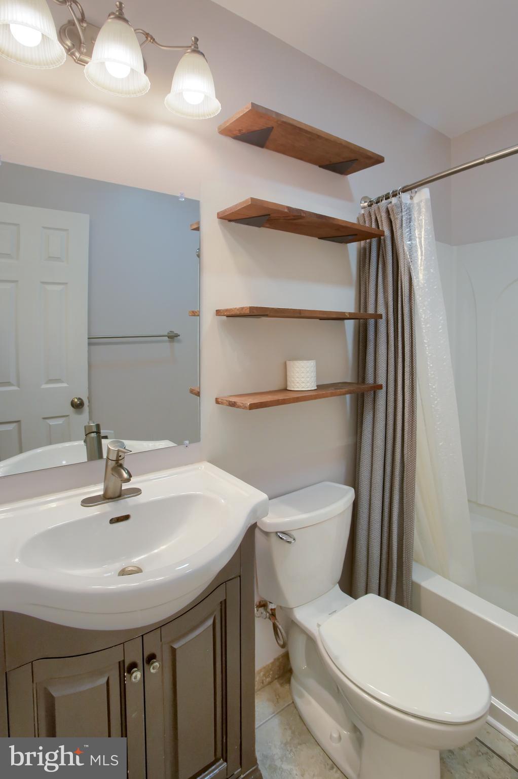 RIVERVIEW WEST - Residential