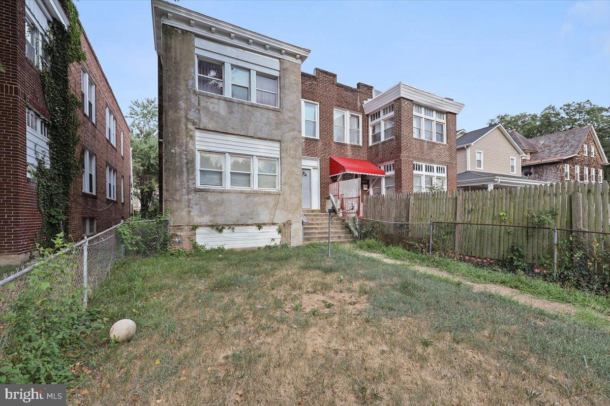 PARK HEIGHTS - Residential Lease