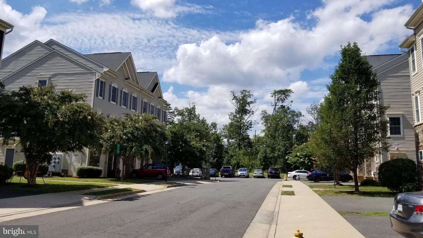 CHATSWORTH VILLAGE CONDO - Residential