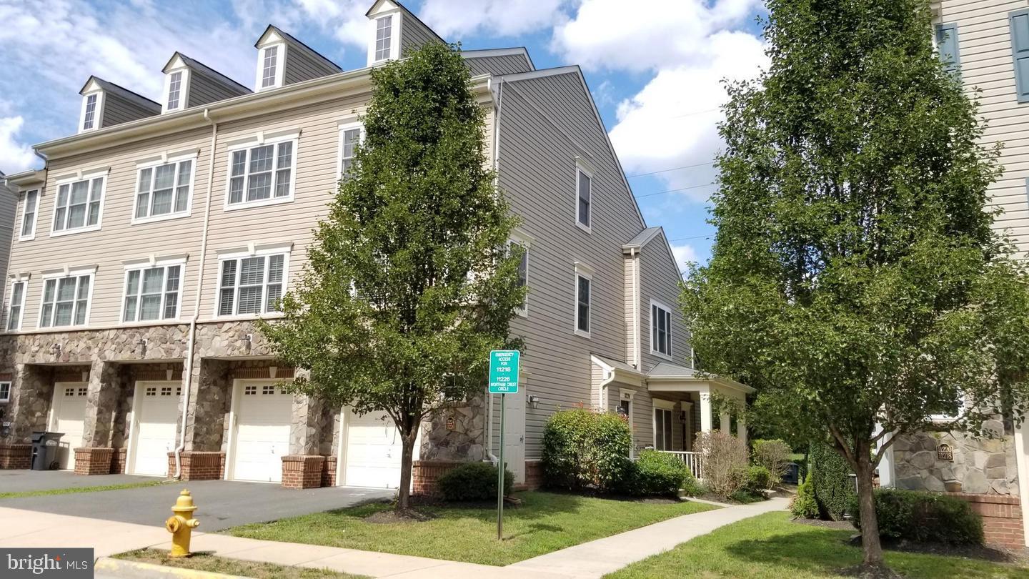 CHATSWORTH VILLAGE CONDO - Residential