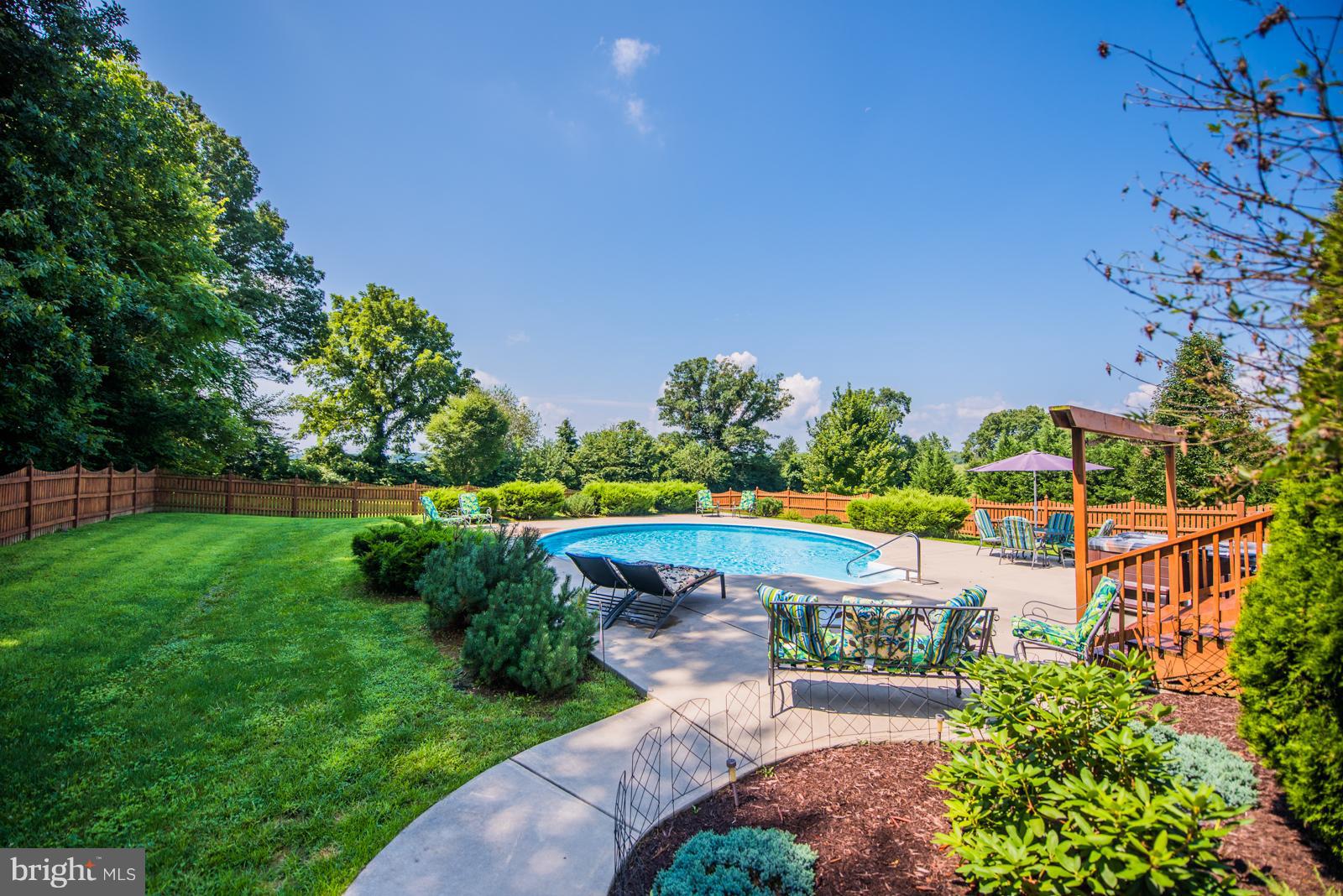 WILLOW RIDGE - Residential