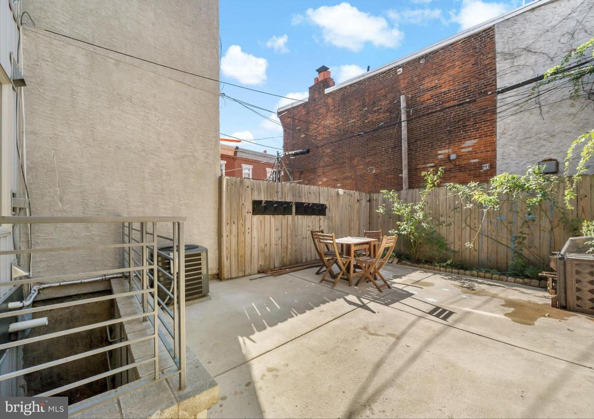 FAIRMOUNT - Residential