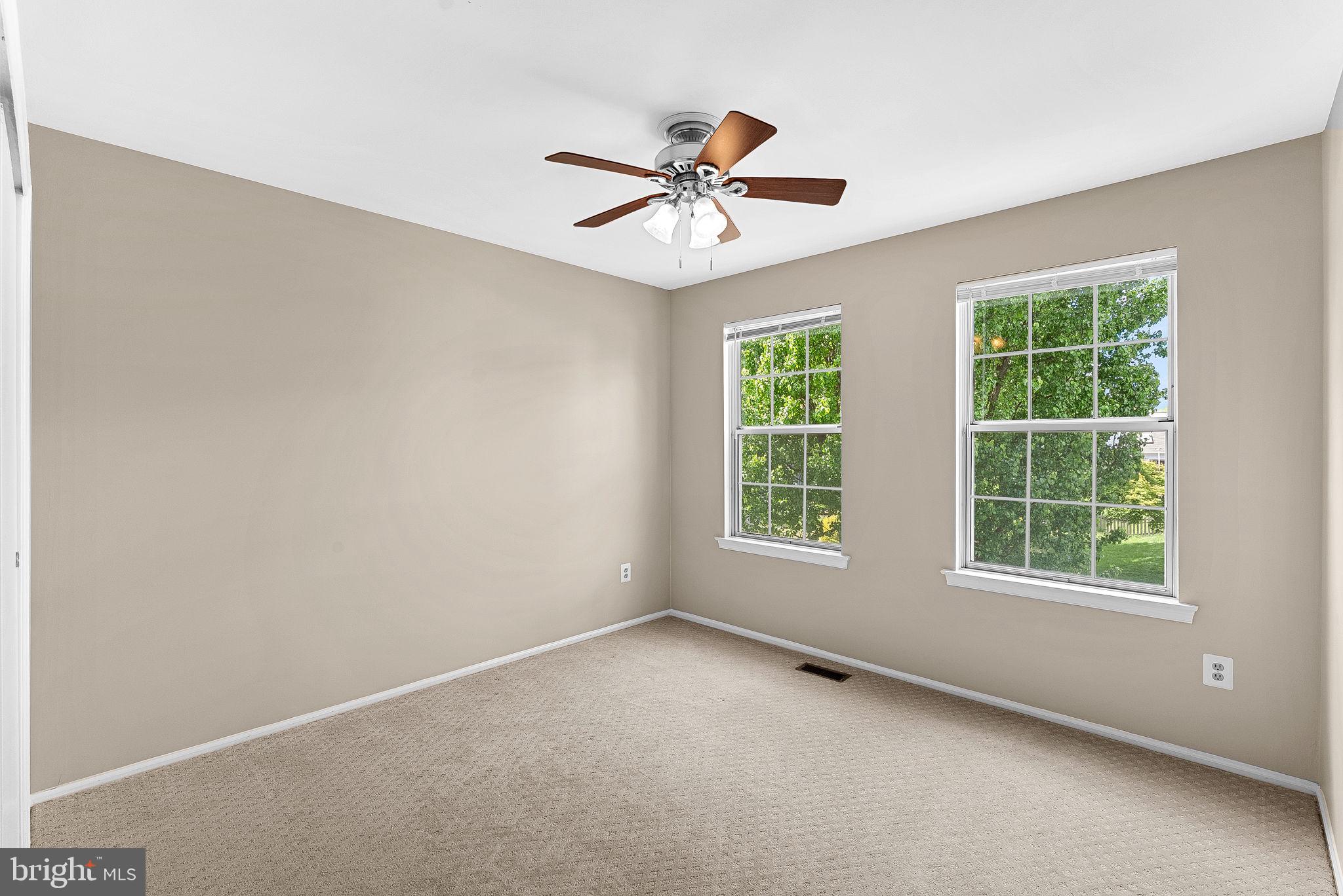 COUNTRYSIDE - Residential