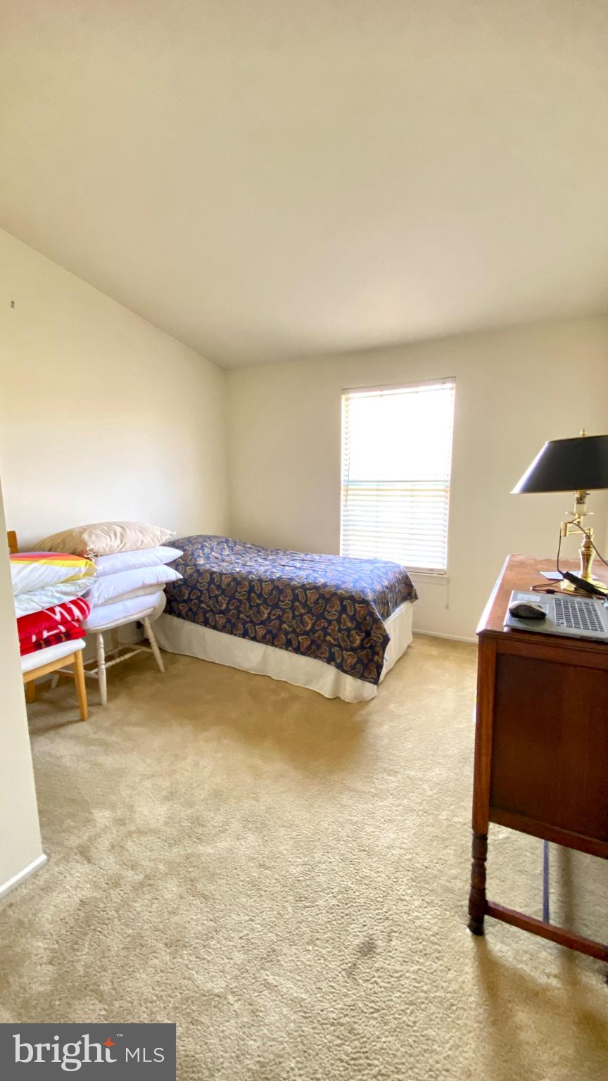 HUNT MEADOW - Residential