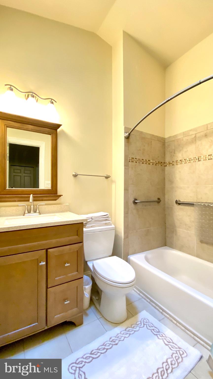 HUNT MEADOW - Residential