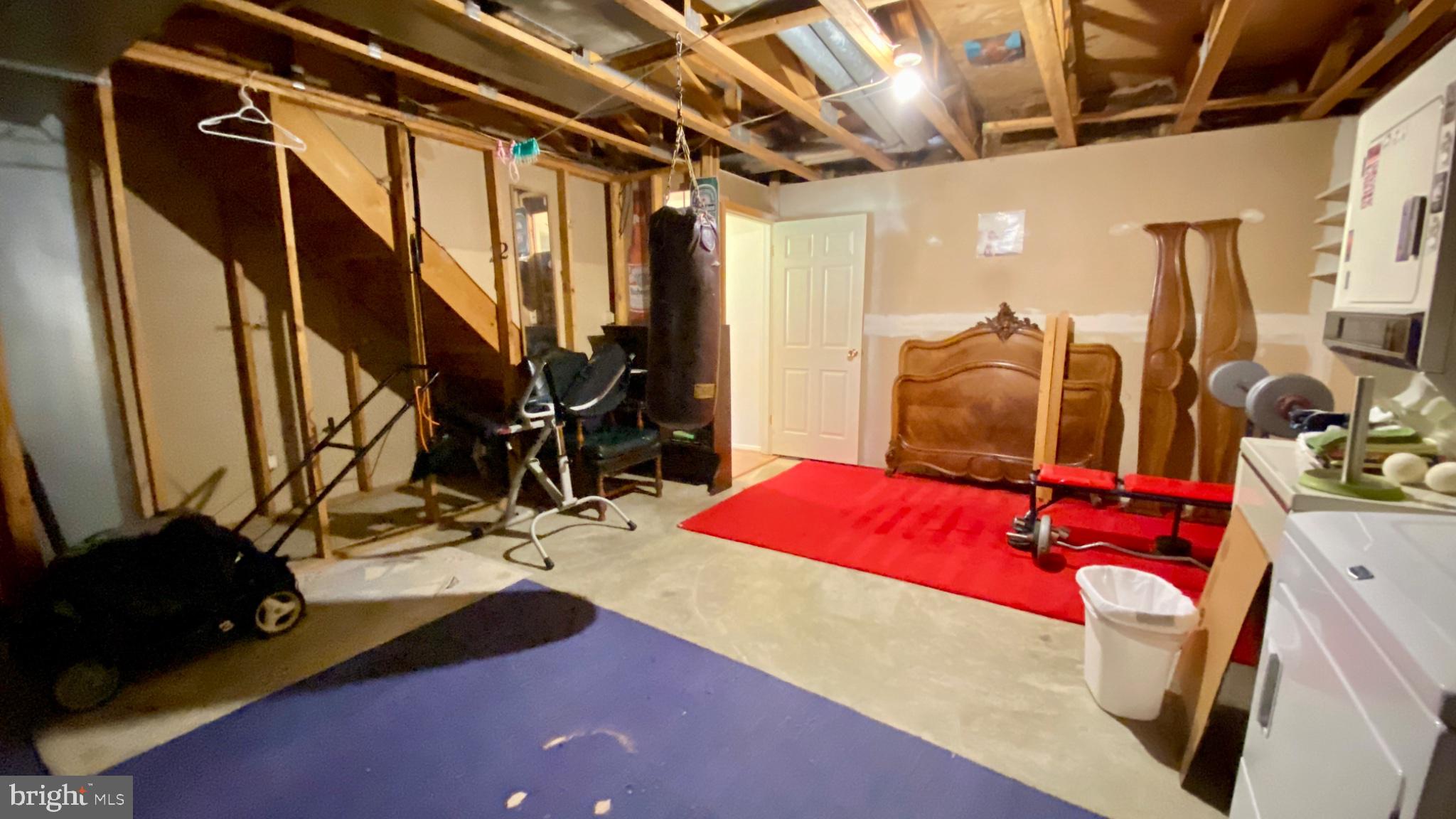 HUNT MEADOW - Residential