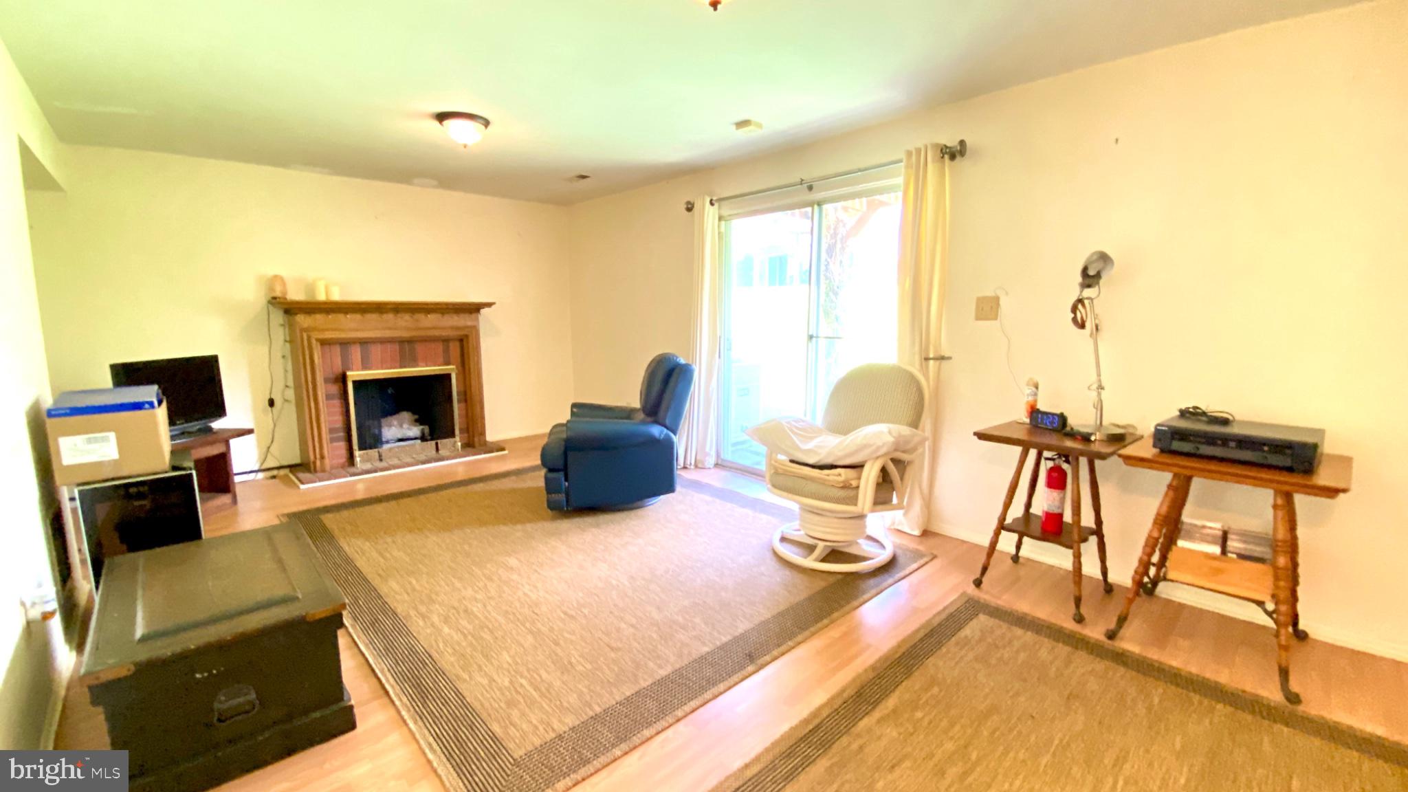 HUNT MEADOW - Residential