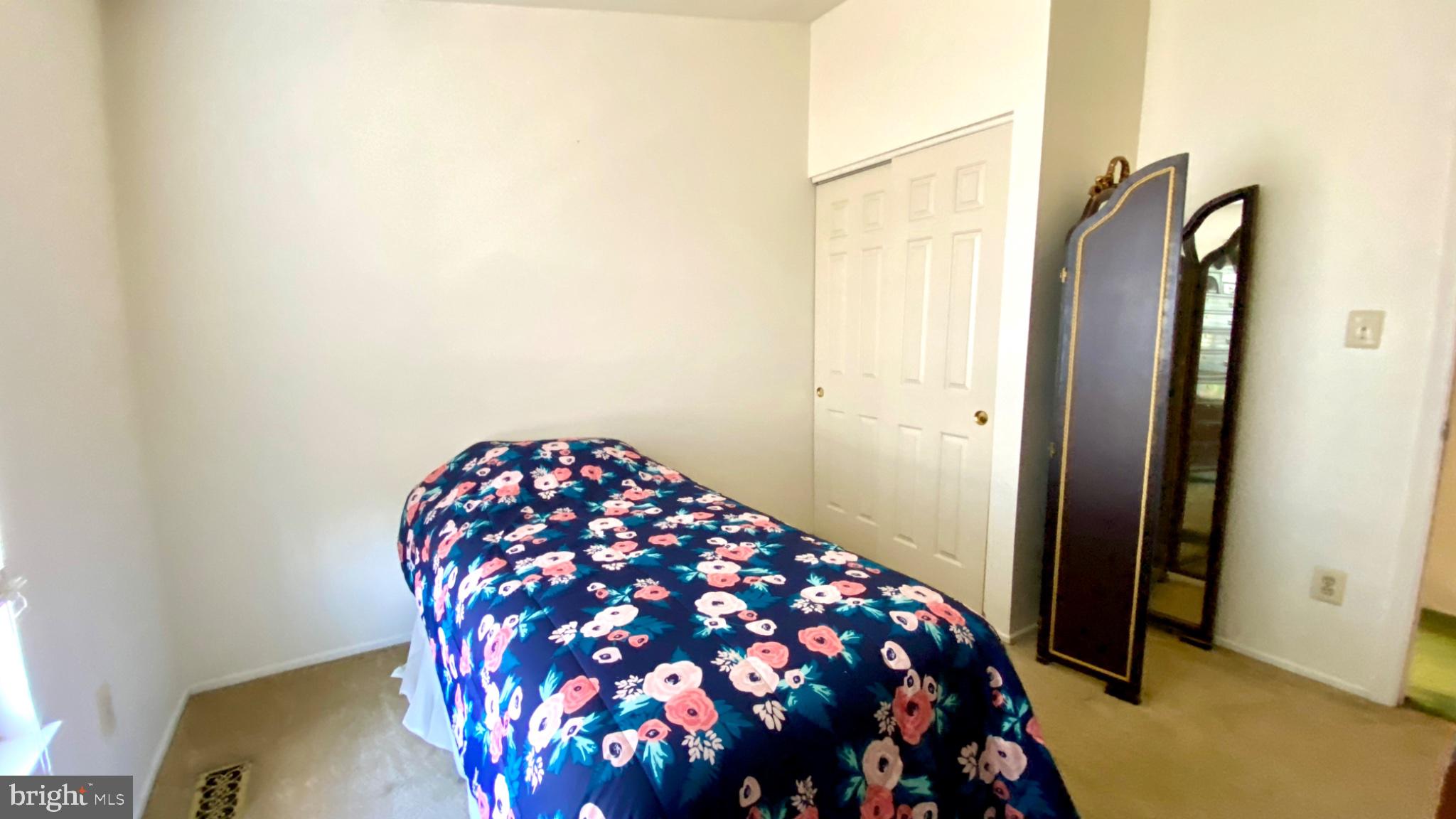 HUNT MEADOW - Residential