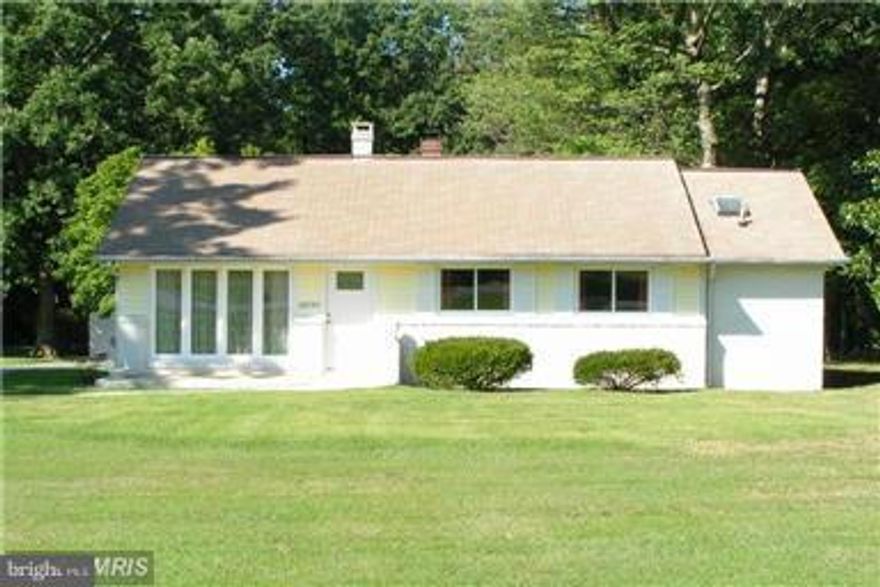 House is 2 Bdrms.& 2 Bths, Liv. Room, Kitchen & Family Rm.  Also 1 Car Garage/Carport/Work Shed. on an acre.